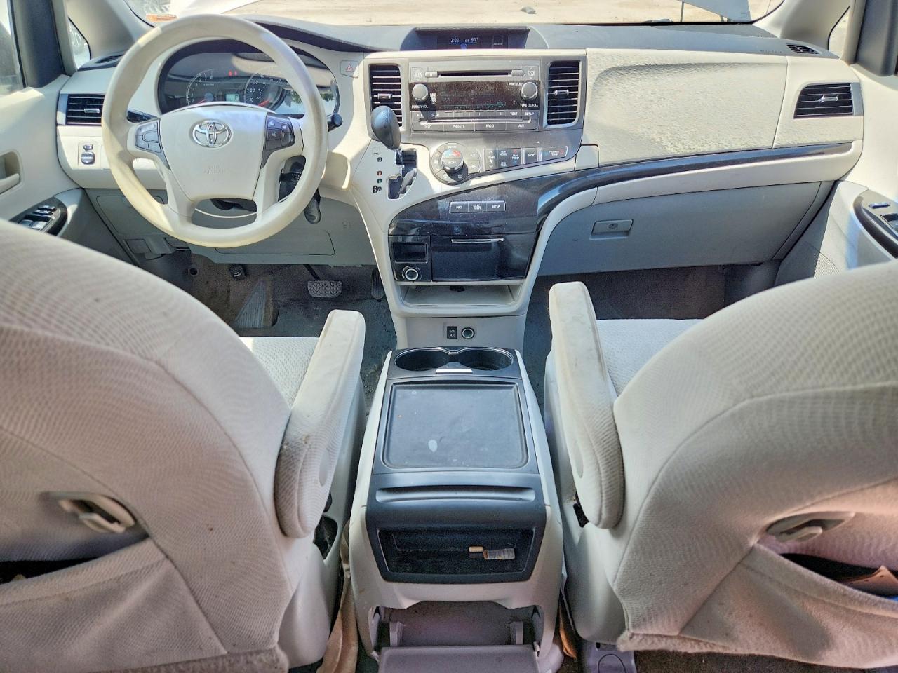 2014 Toyota Sienna Le Gray vin: 5TDJK3DC0ES087102