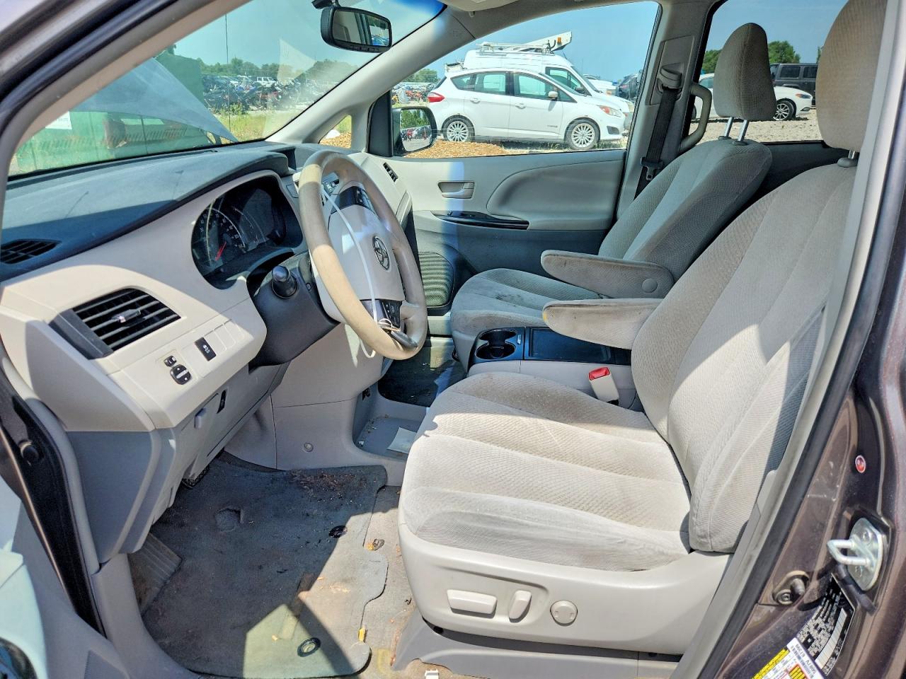 2014 Toyota Sienna Le Gray vin: 5TDJK3DC0ES087102