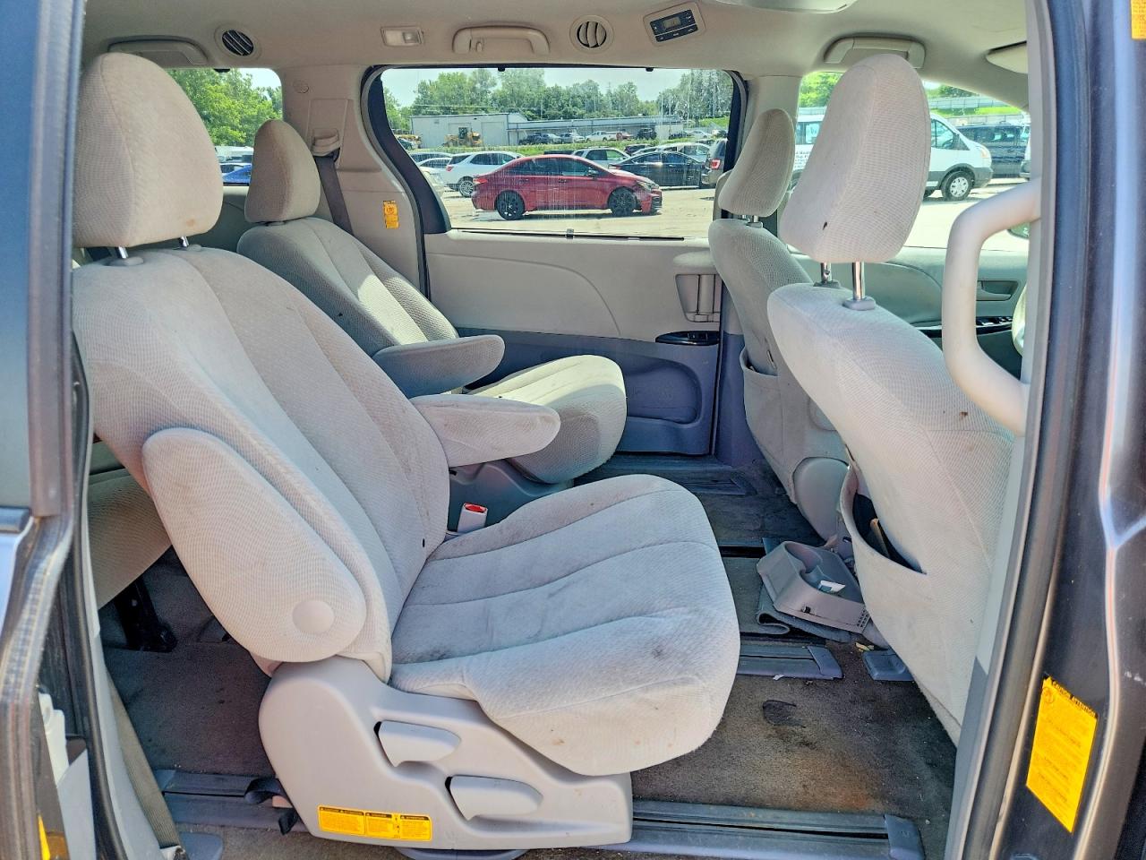 2014 Toyota Sienna Le Gray vin: 5TDJK3DC0ES087102