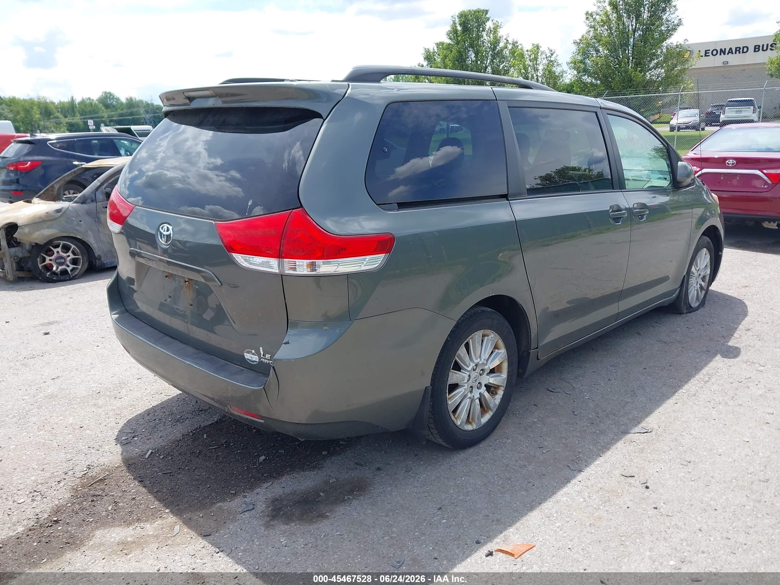 2012 Toyota Sienna Le 7 Passenger Gray vin: 5TDJK3DC1CS031487