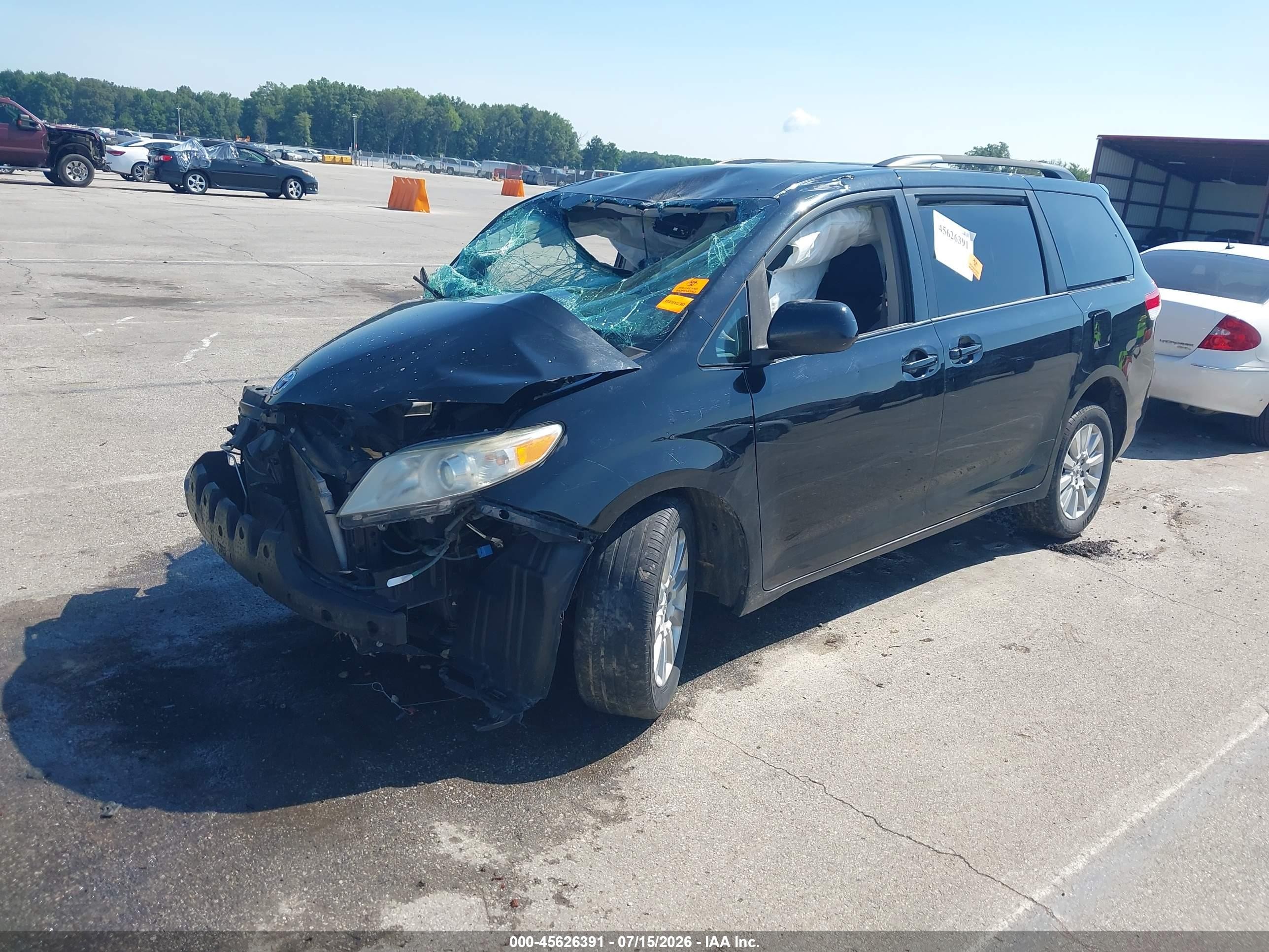 2012 Toyota Sienna Le 7 Passenger Black vin: 5TDJK3DC1CS036107