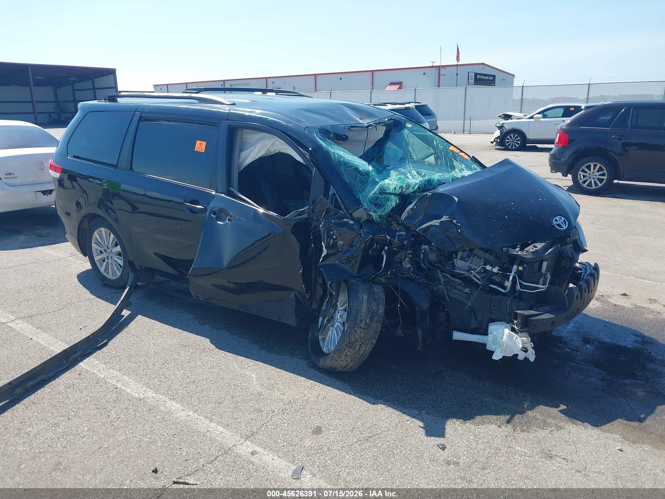 2012 Toyota Sienna Le 7 Passenger Black vin: 5TDJK3DC1CS036107
