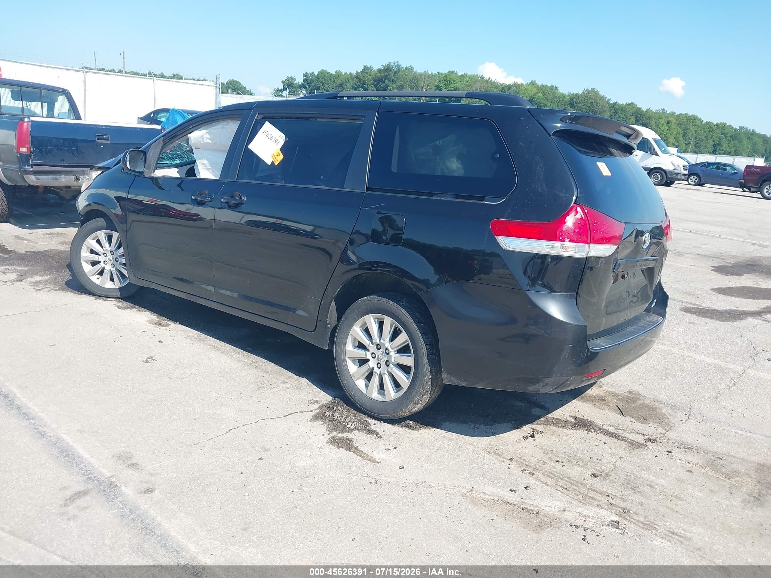 2012 Toyota Sienna Le 7 Passenger Black vin: 5TDJK3DC1CS036107