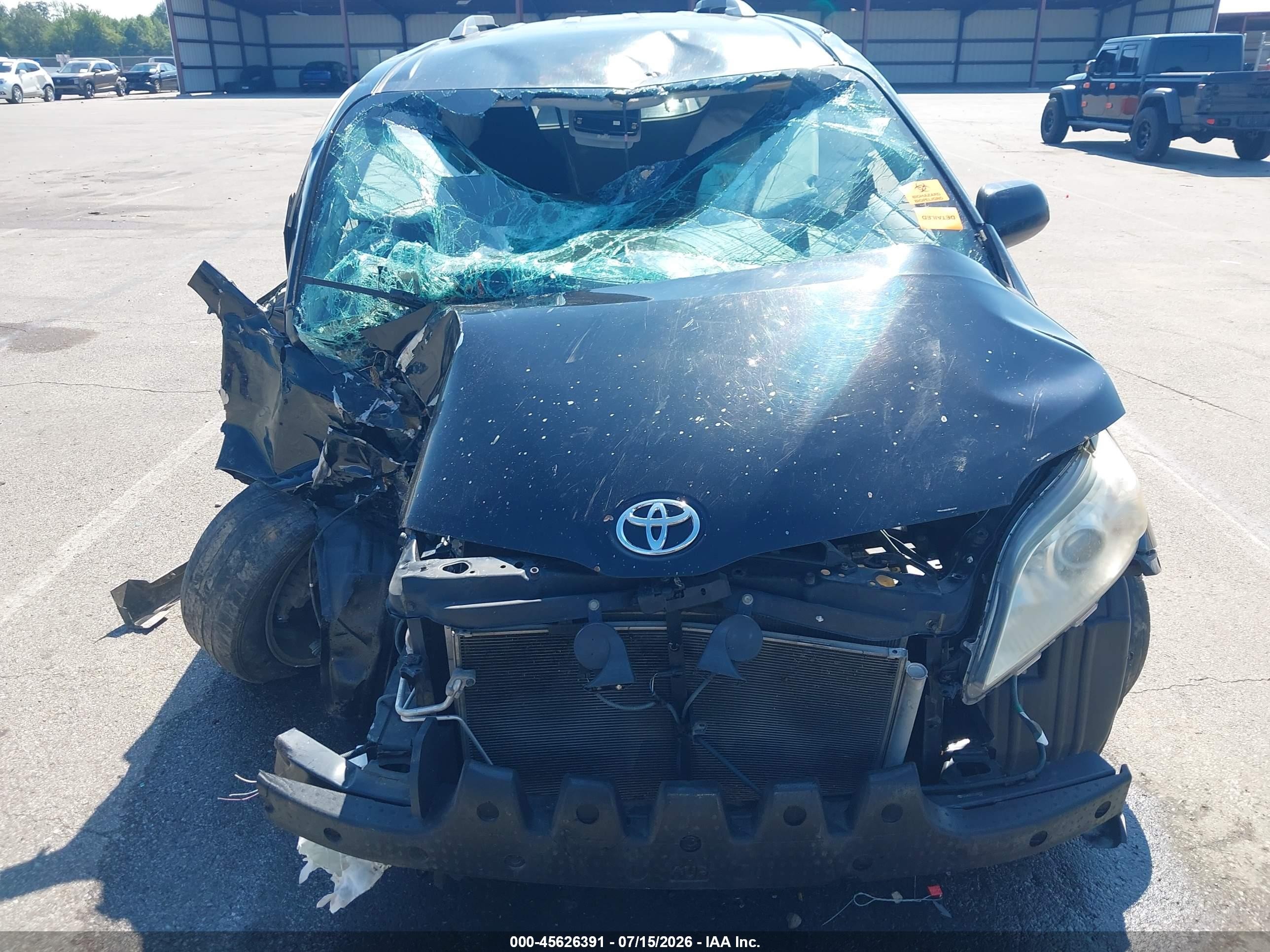 2012 Toyota Sienna Le 7 Passenger Black vin: 5TDJK3DC1CS036107