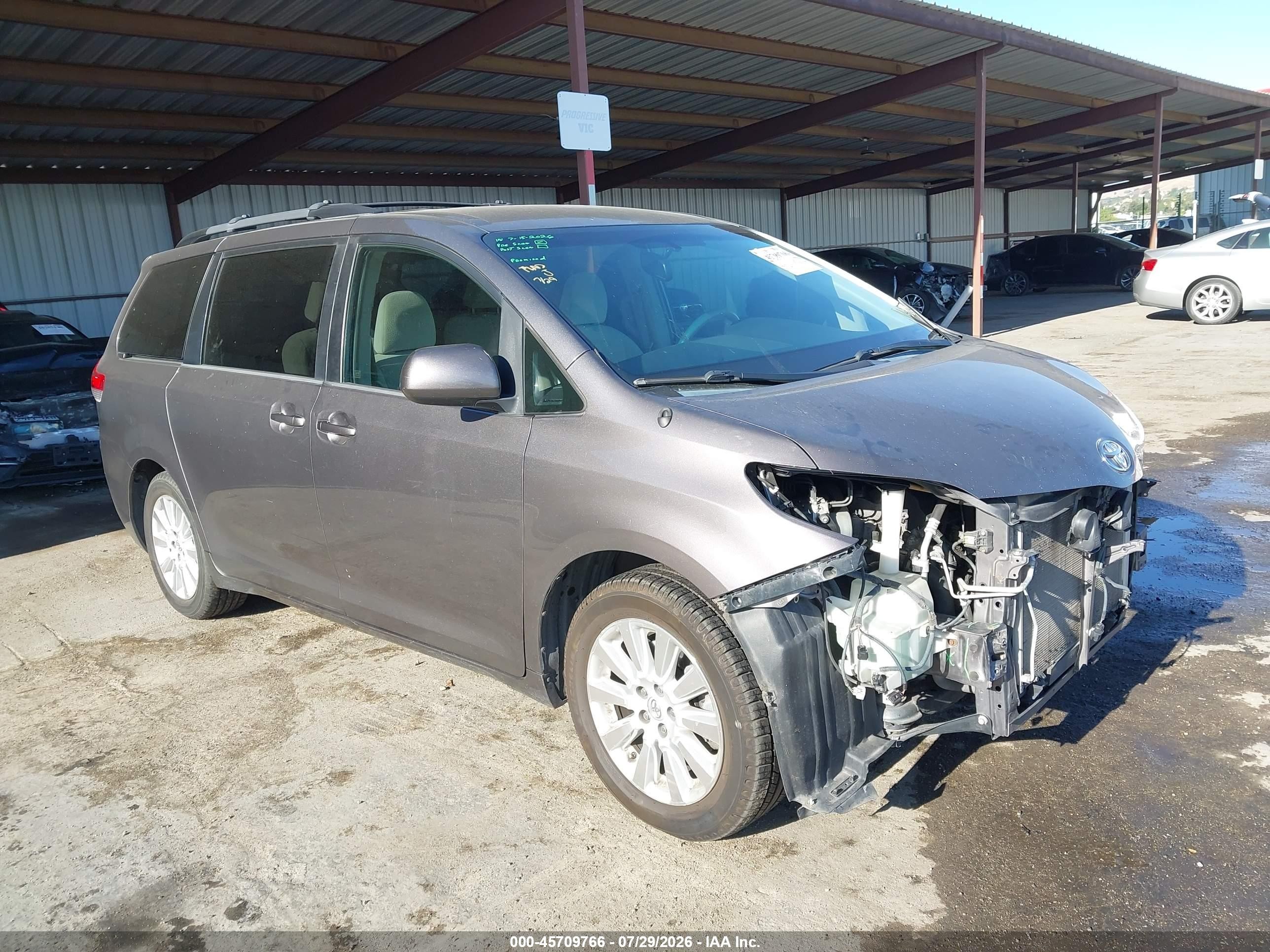 2014 Toyota Sienna Le 7 Passenger Gray vin: 5TDJK3DC1ES080000
