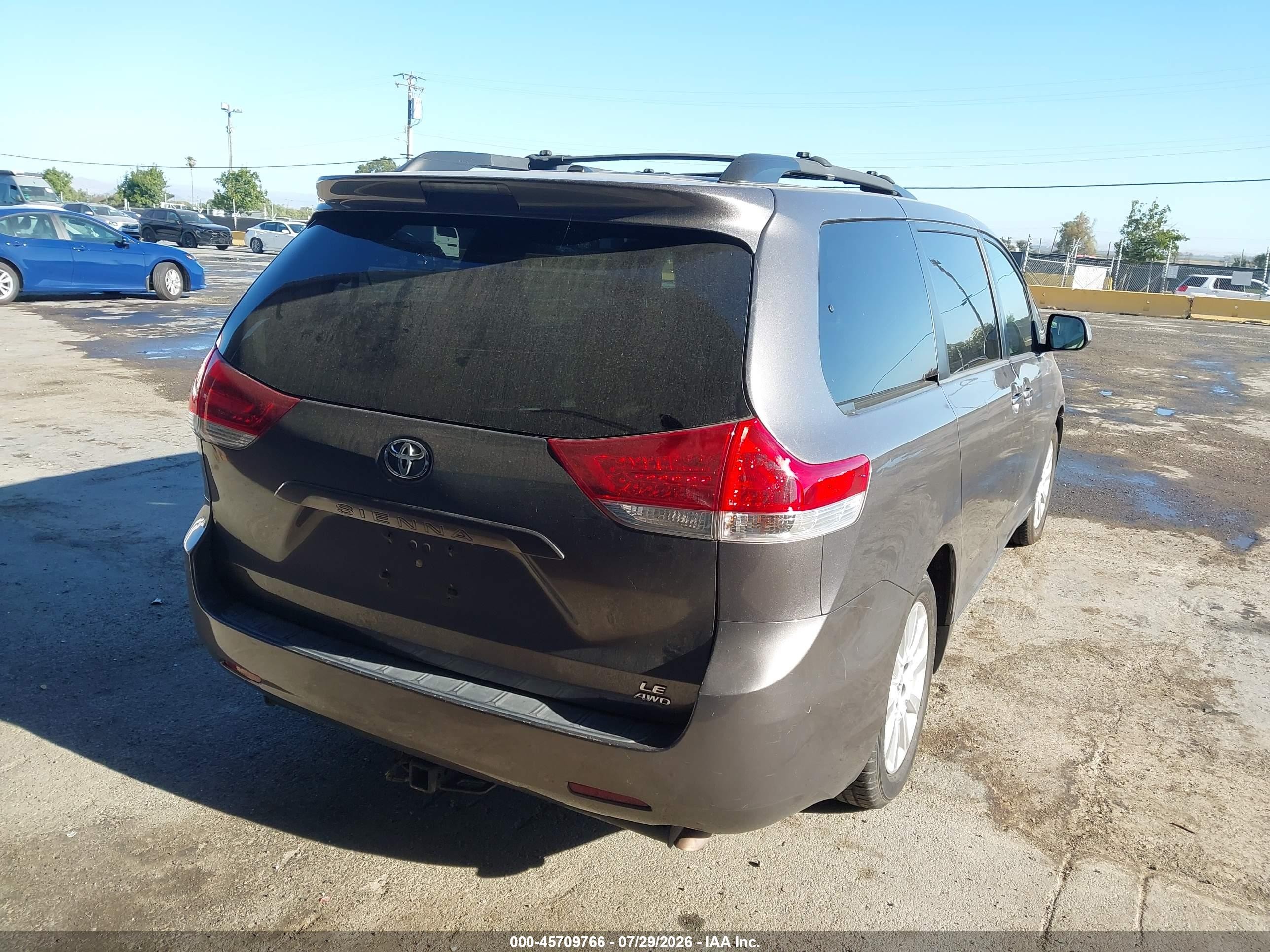 2014 Toyota Sienna Le 7 Passenger Gray vin: 5TDJK3DC1ES080000