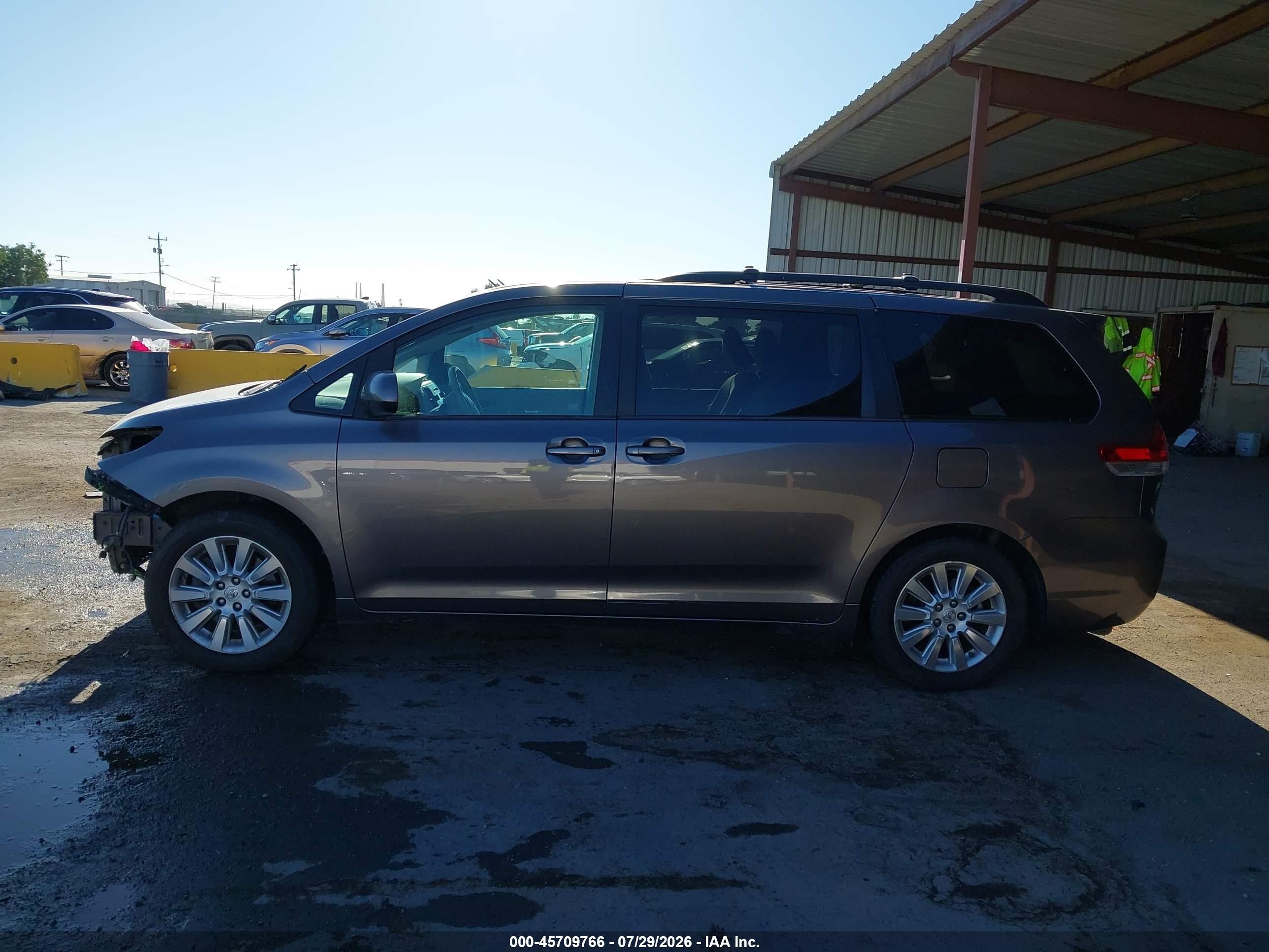 2014 Toyota Sienna Le 7 Passenger Gray vin: 5TDJK3DC1ES080000
