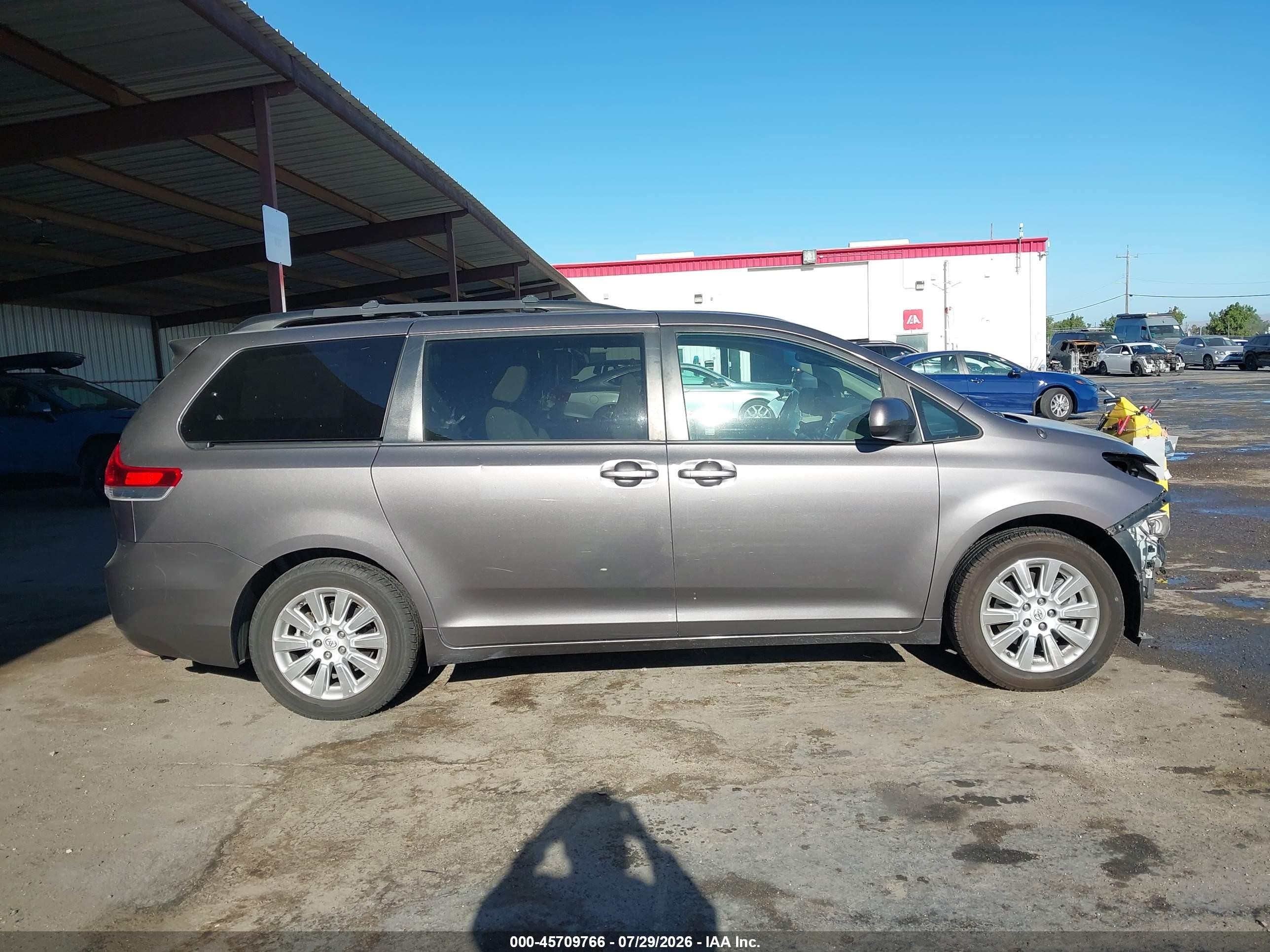 2014 Toyota Sienna Le 7 Passenger Gray vin: 5TDJK3DC1ES080000
