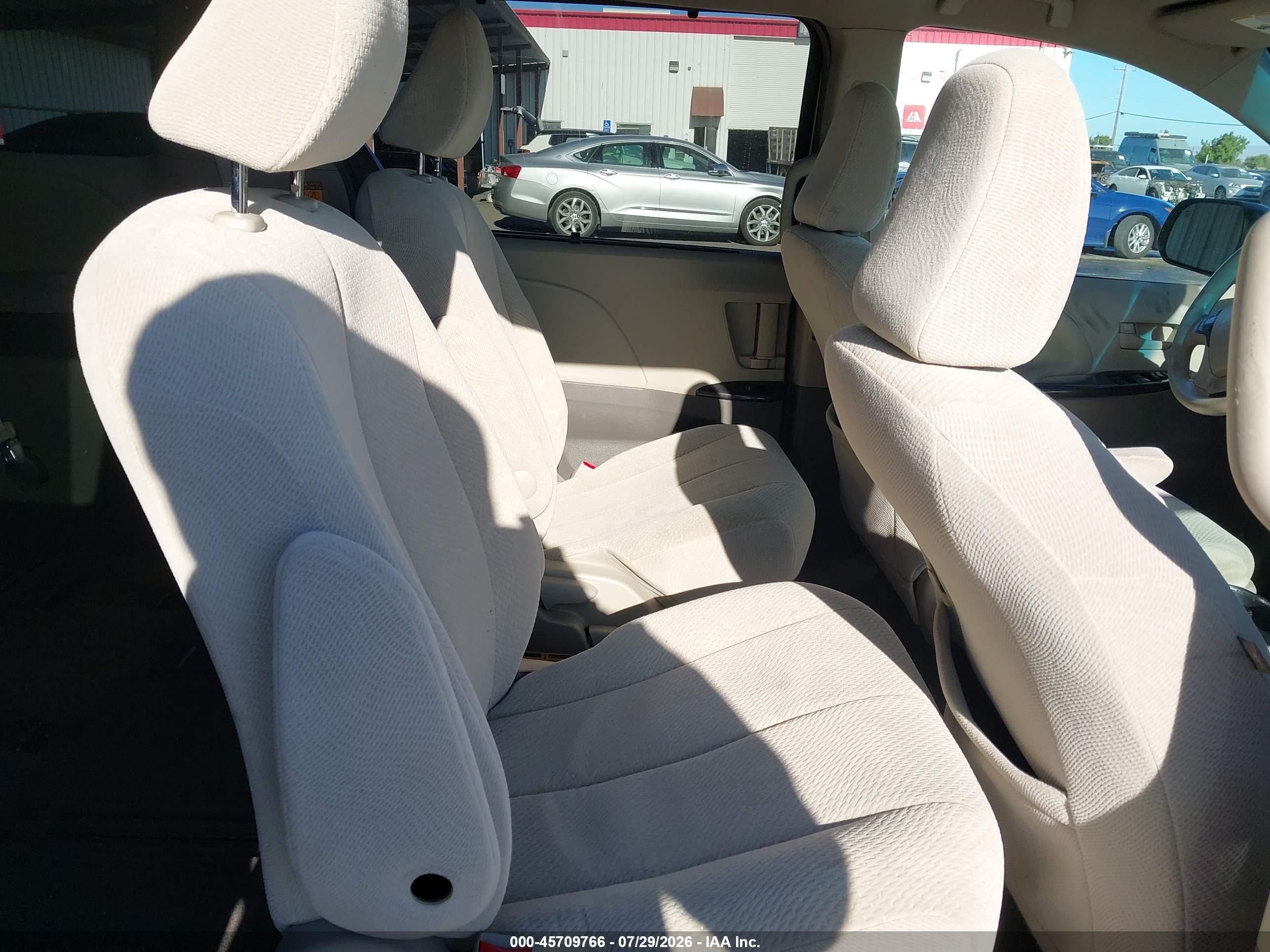 2014 Toyota Sienna Le 7 Passenger Gray vin: 5TDJK3DC1ES080000