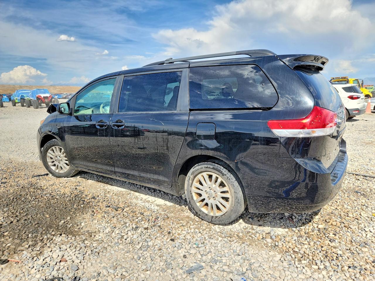 2011 Toyota Sienna Le Черный vin: 5TDJK3DC2BS001123