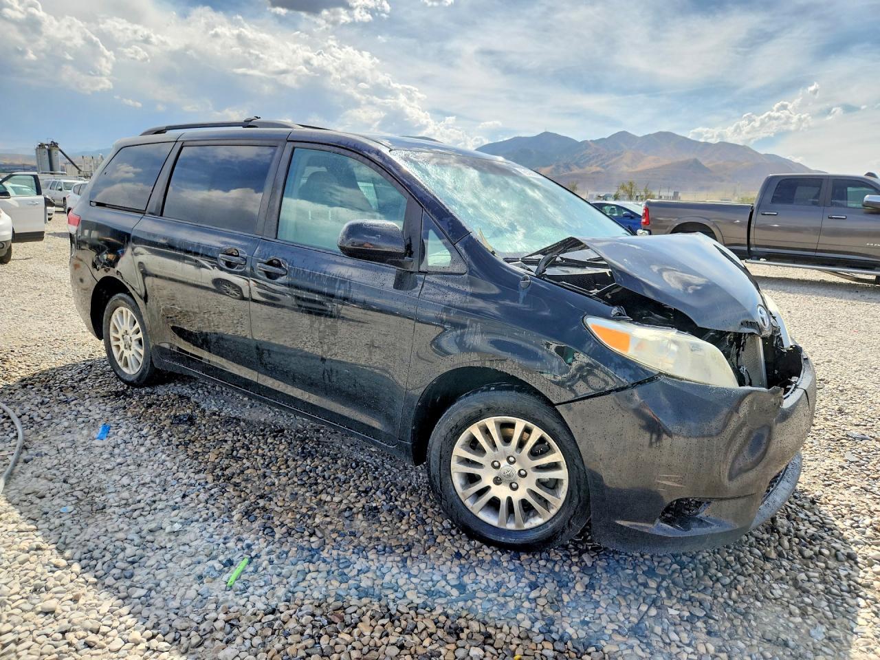 2011 Toyota Sienna Le Черный vin: 5TDJK3DC2BS001123