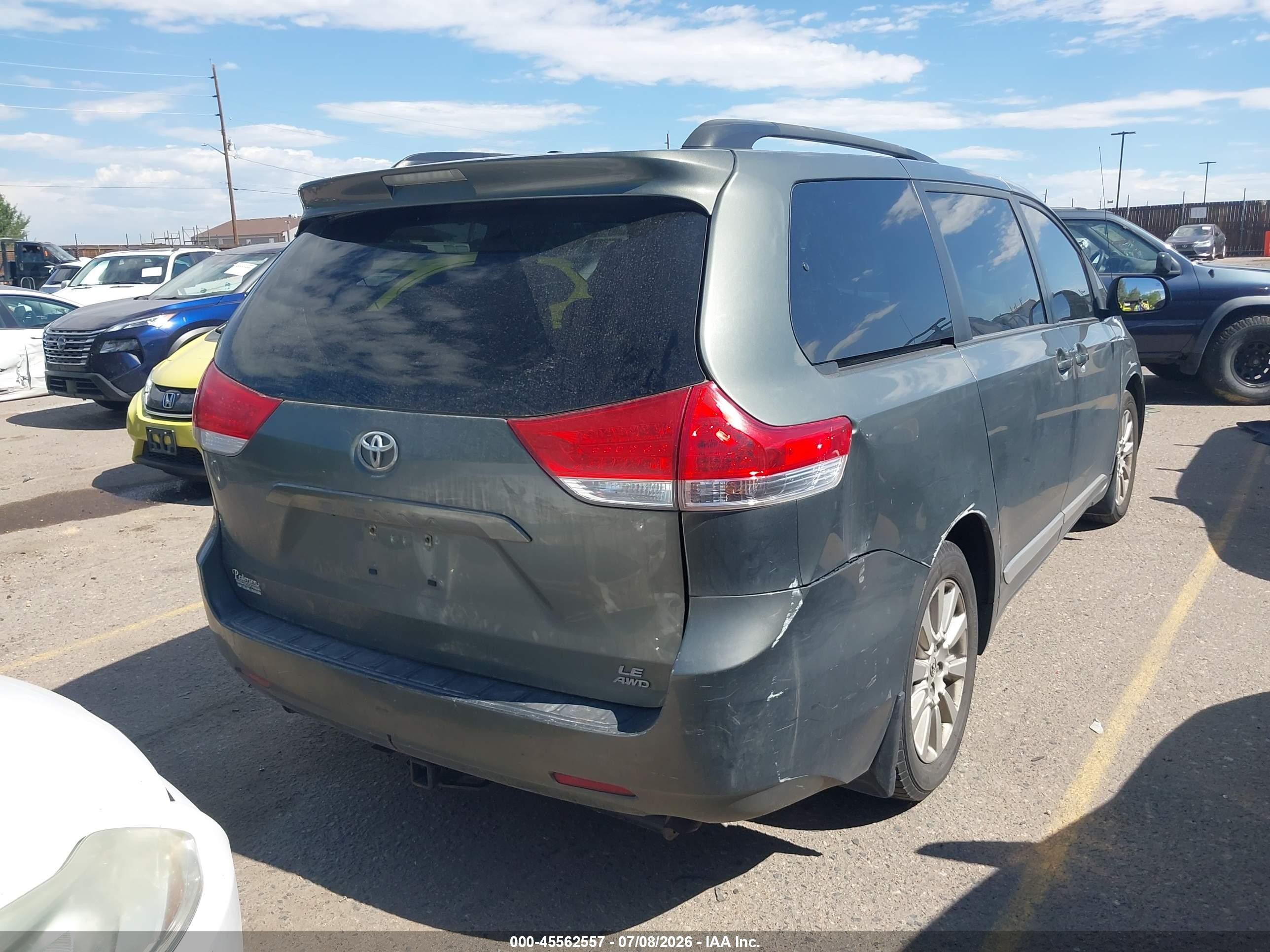 2013 Toyota Sienna Le 7 Passenger Gray vin: 5TDJK3DC2DS060045