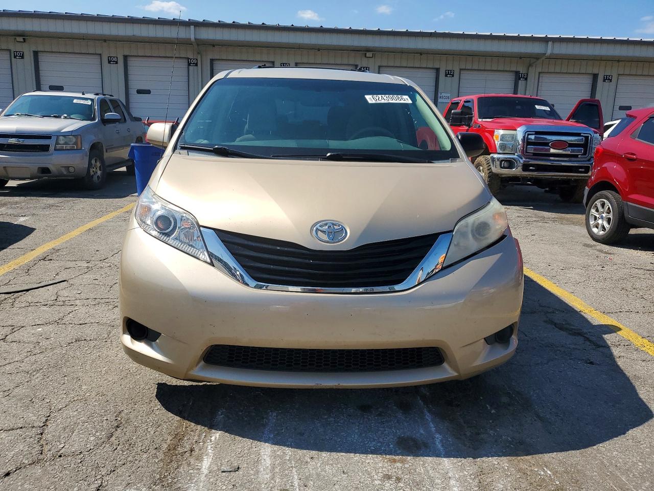 2013 Toyota Sienna Le Cream vin: 5TDJK3DC2DS063933