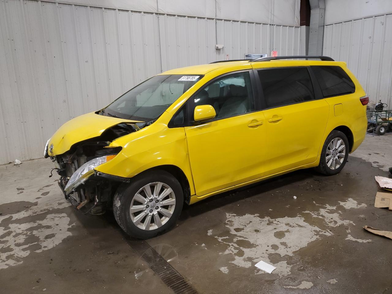 2015 Toyota Sienna Le Желтый vin: 5TDJK3DC2FS097860