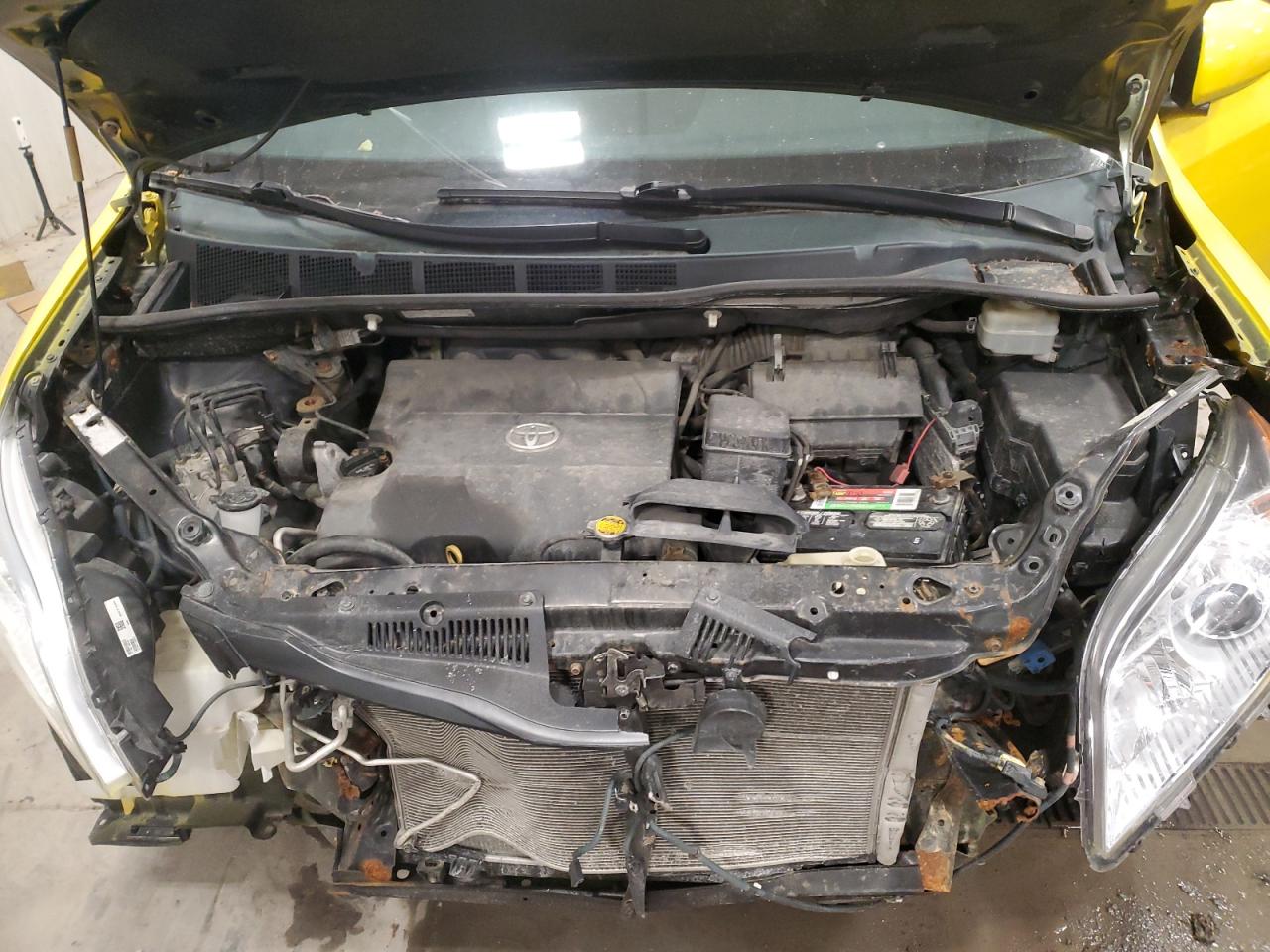 2015 Toyota Sienna Le Желтый vin: 5TDJK3DC2FS097860