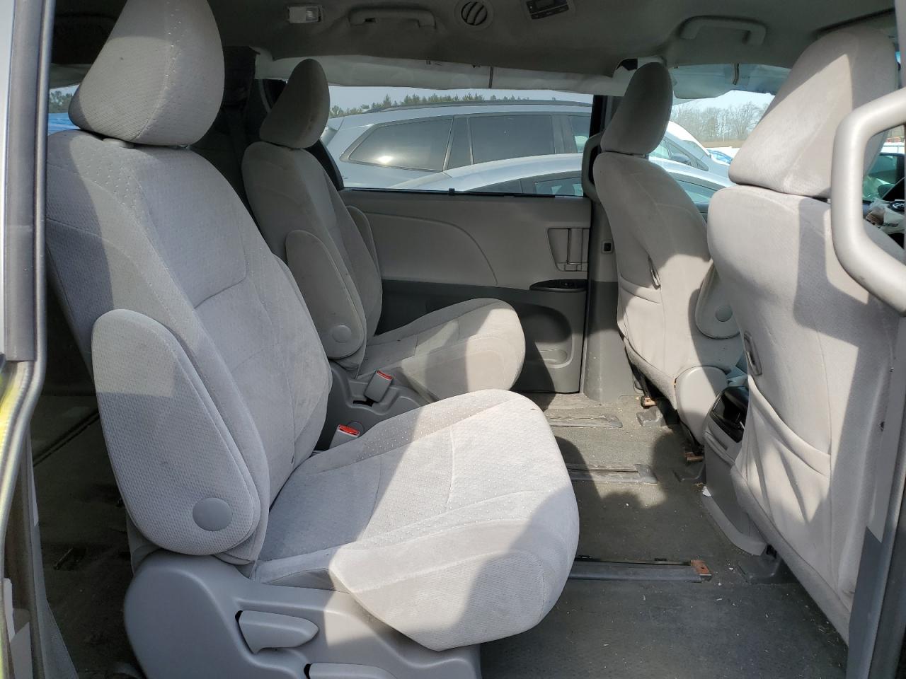 2015 Toyota Sienna Le Желтый vin: 5TDJK3DC2FS097860