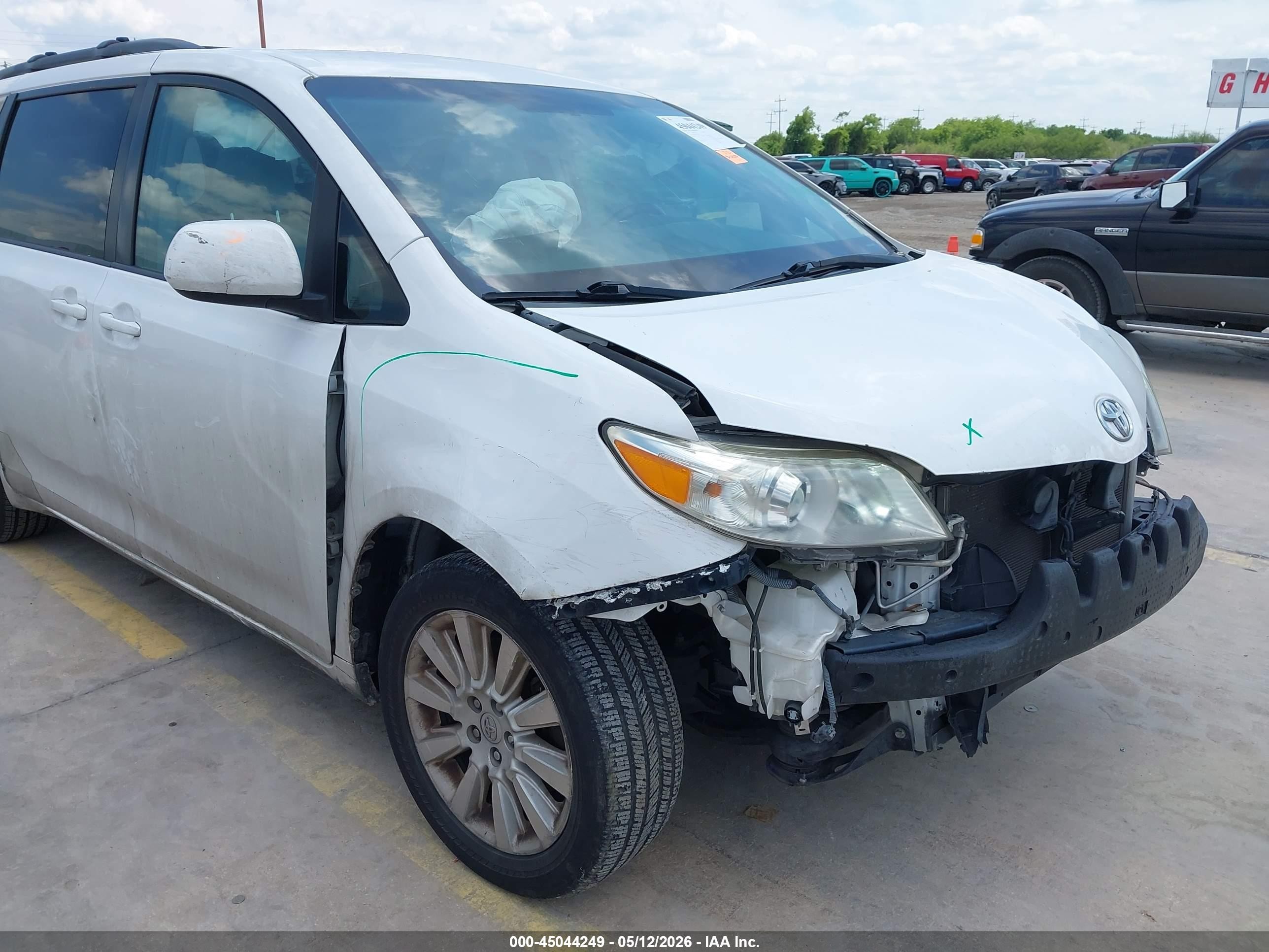 2015 Toyota Sienna Le 7 Passenger White vin: 5TDJK3DC2FS122286