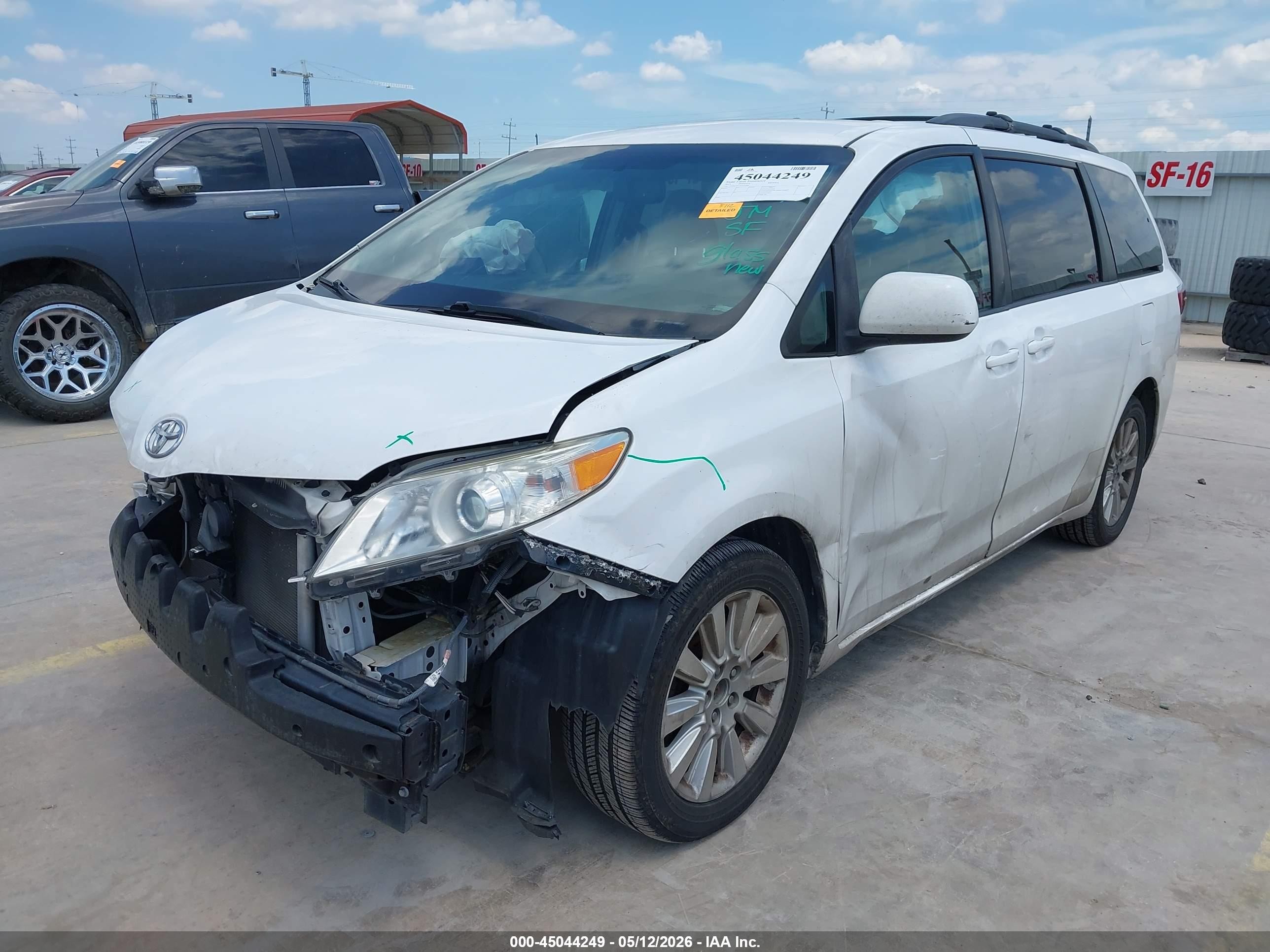 2015 Toyota Sienna Le 7 Passenger White vin: 5TDJK3DC2FS122286