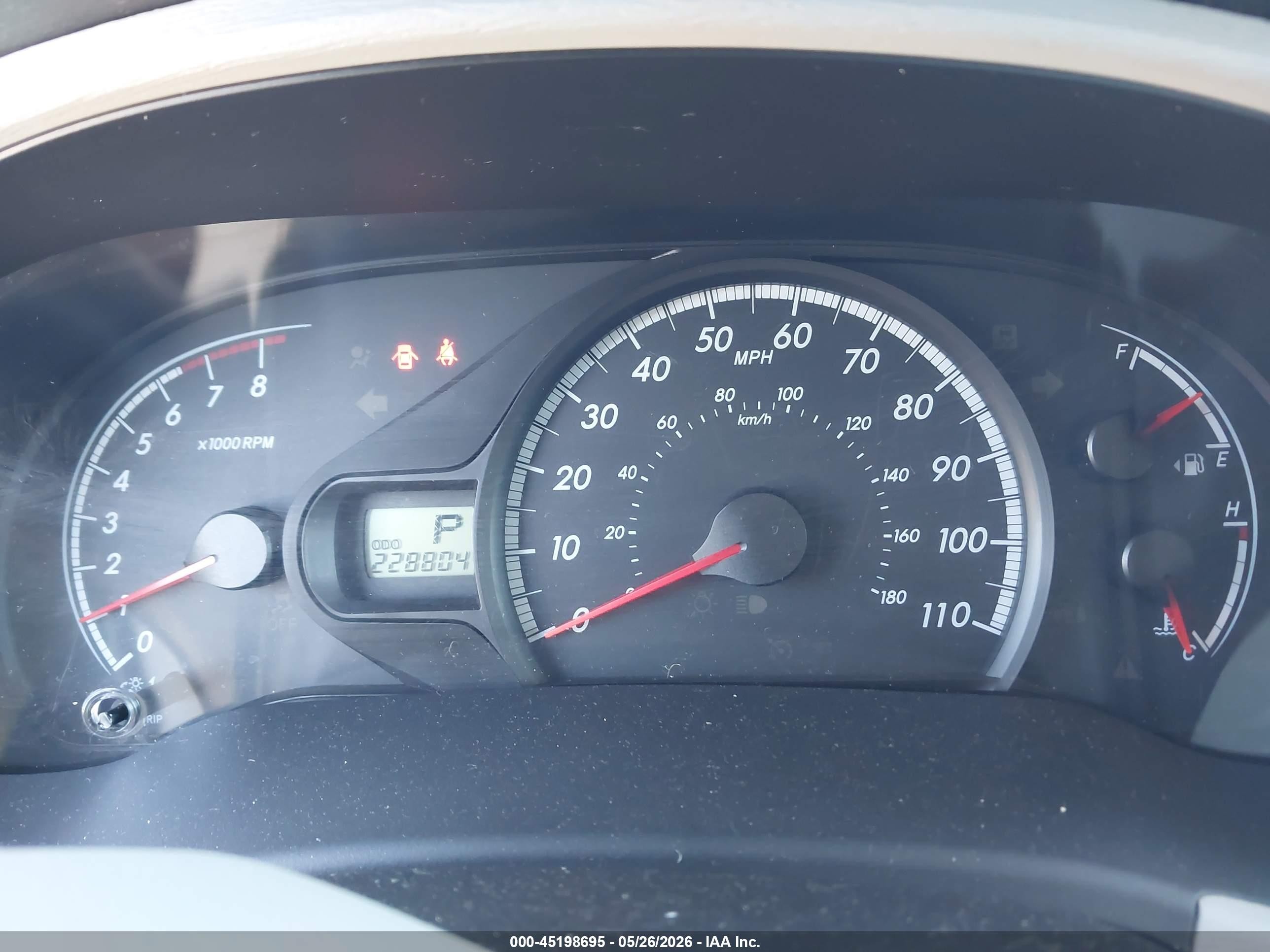 2011 Toyota Sienna Le Серый vin: 5TDJK3DC3BS010915