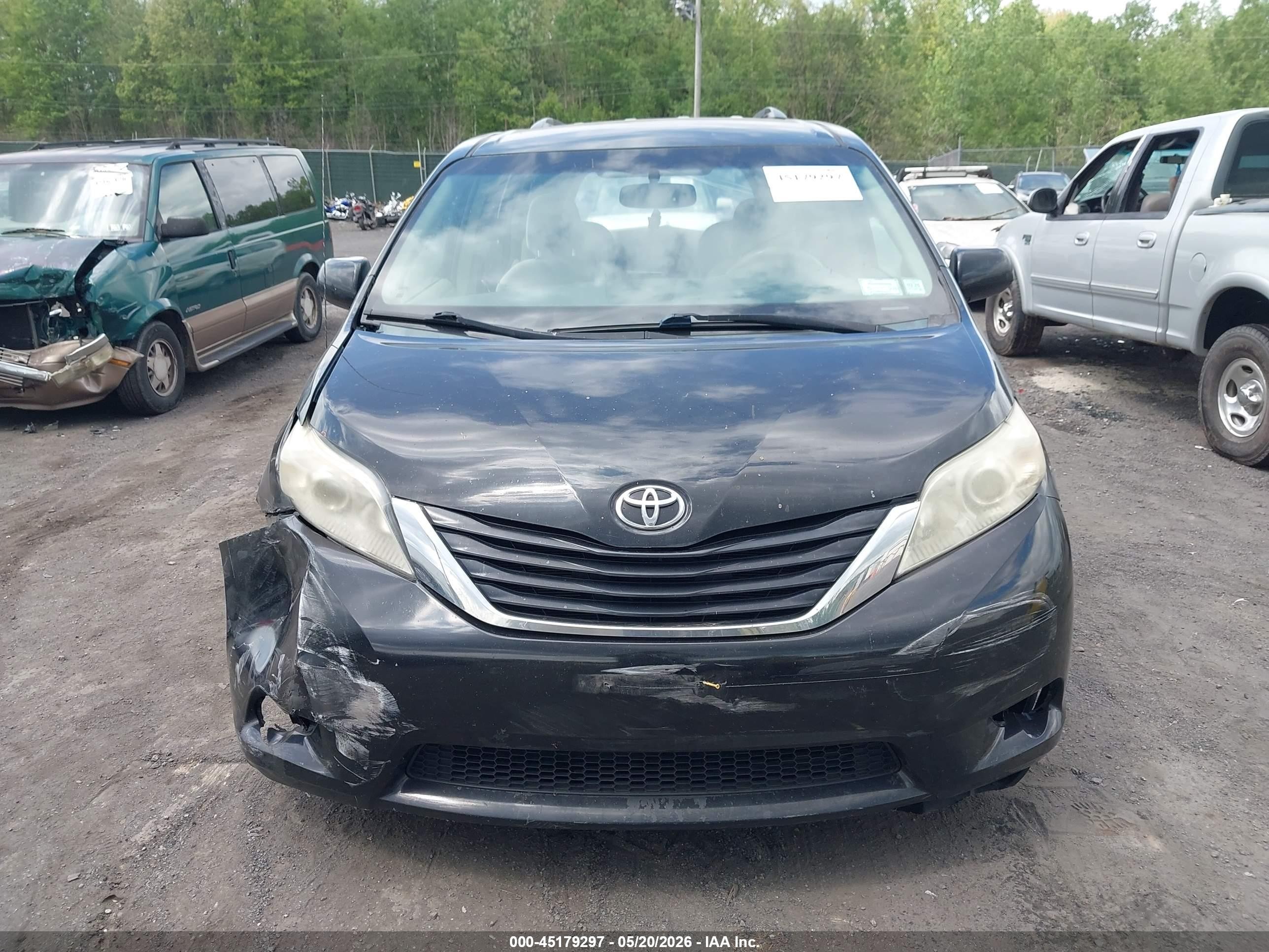 2013 Toyota Sienna Le 7 Passenger Черный vin: 5TDJK3DC3DS056733