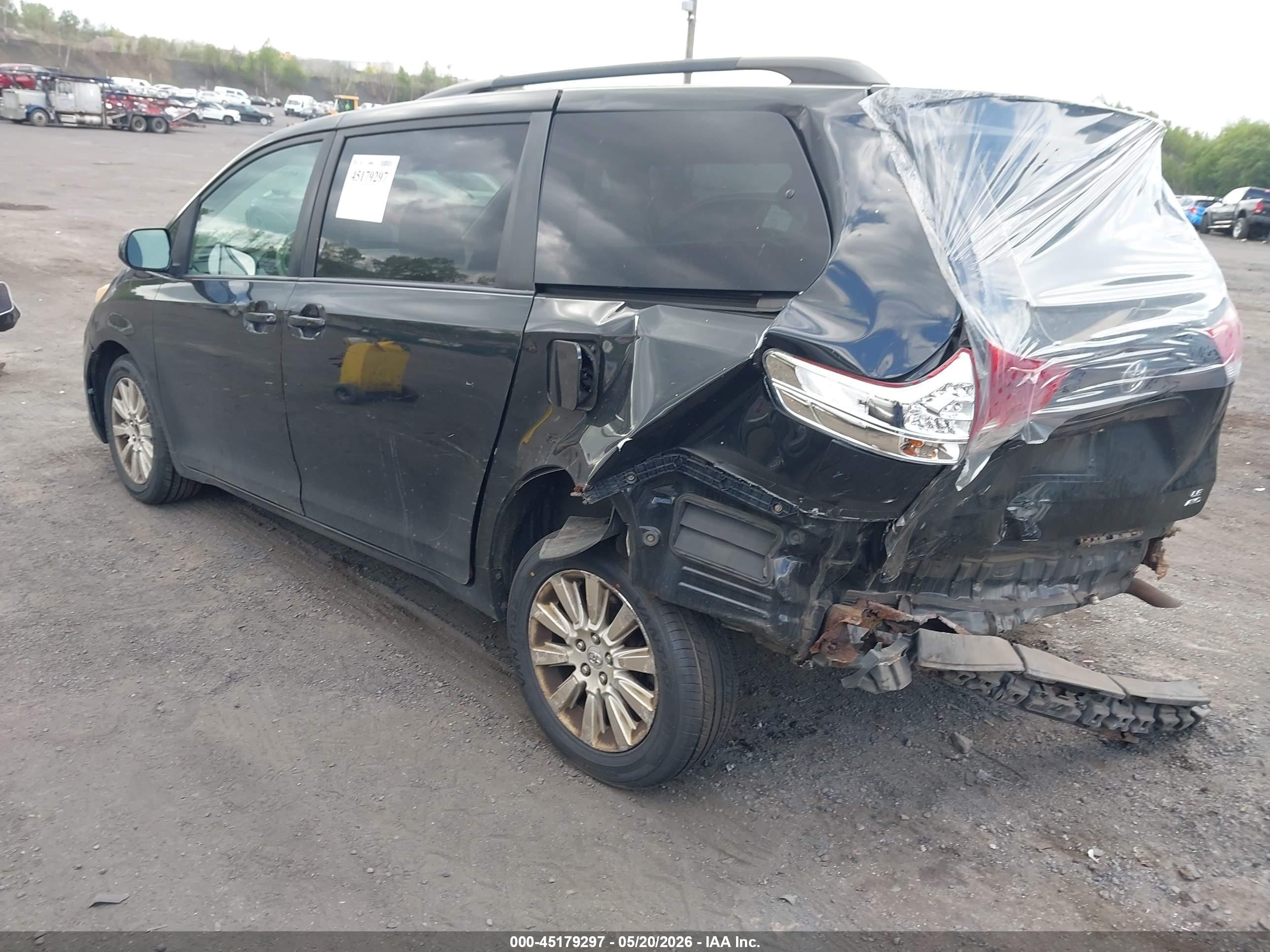 2013 Toyota Sienna Le 7 Passenger Черный vin: 5TDJK3DC3DS056733