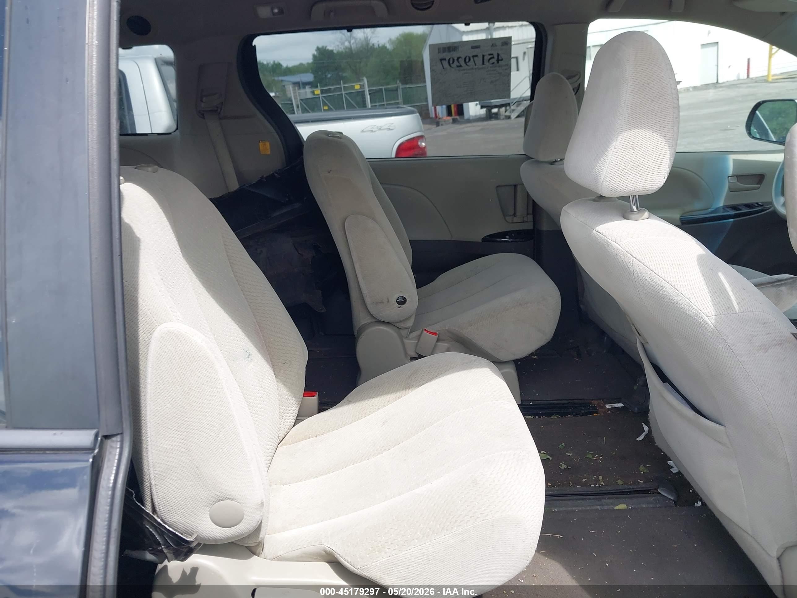 2013 Toyota Sienna Le 7 Passenger Черный vin: 5TDJK3DC3DS056733