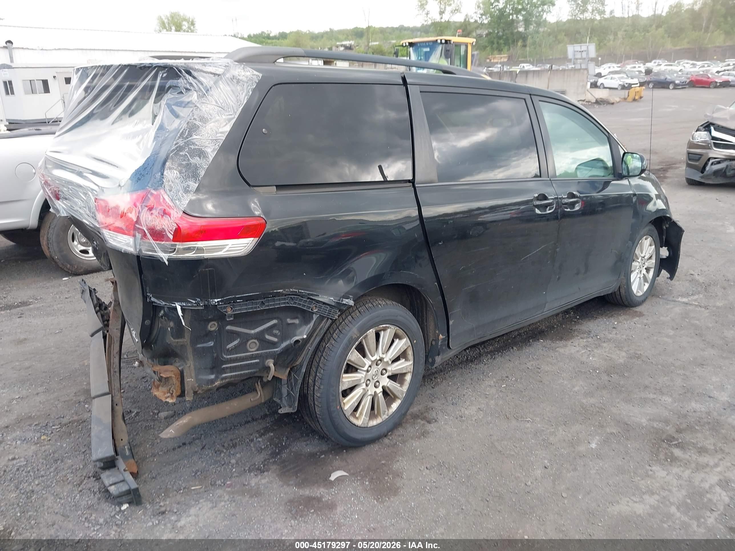 2013 Toyota Sienna Le 7 Passenger Черный vin: 5TDJK3DC3DS056733