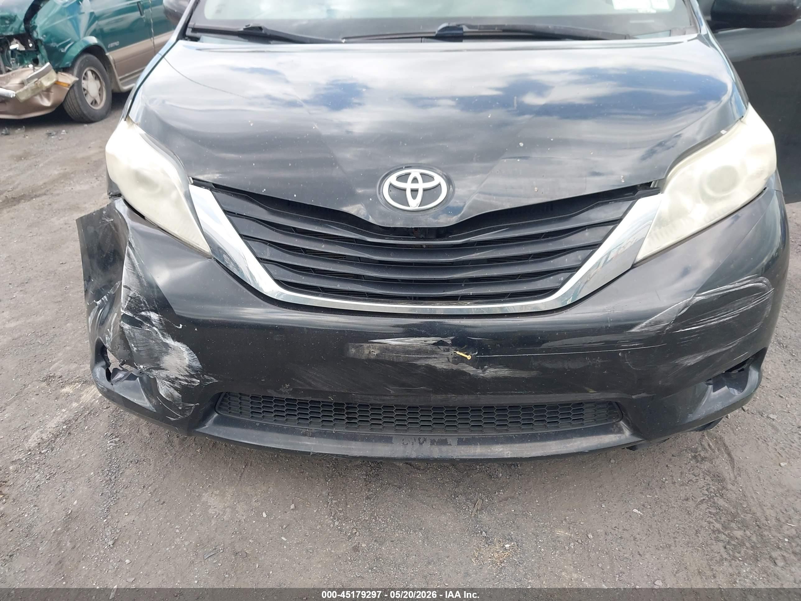 2013 Toyota Sienna Le 7 Passenger Черный vin: 5TDJK3DC3DS056733