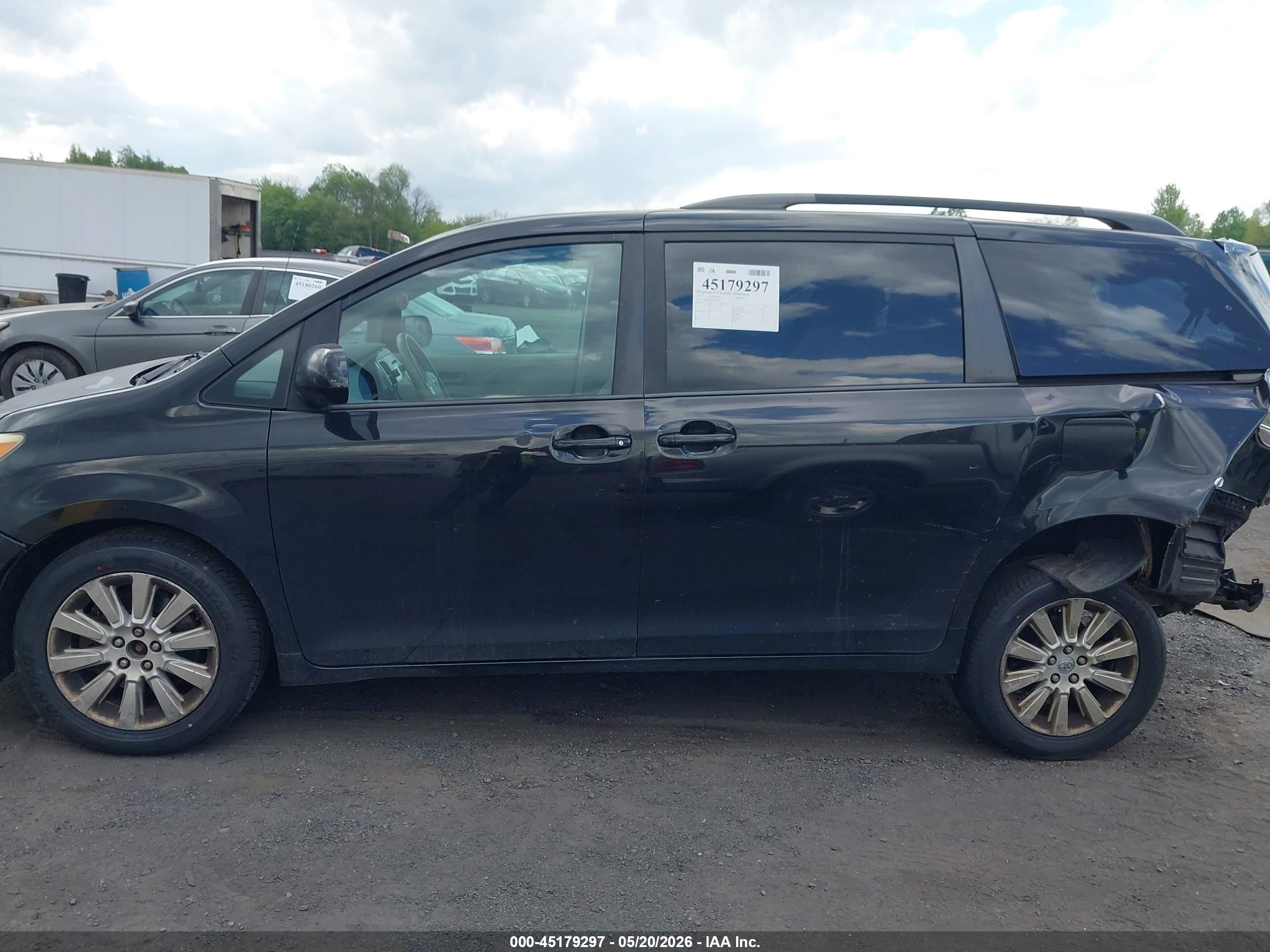 2013 Toyota Sienna Le 7 Passenger Черный vin: 5TDJK3DC3DS056733