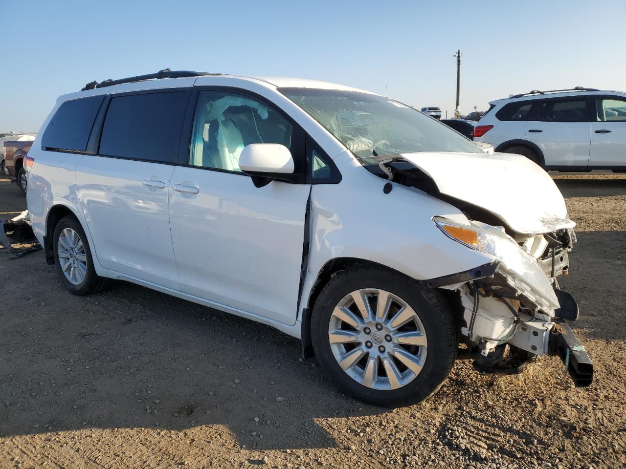 2013 Toyota Sienna Le White vin: 5TDJK3DC3DS057493