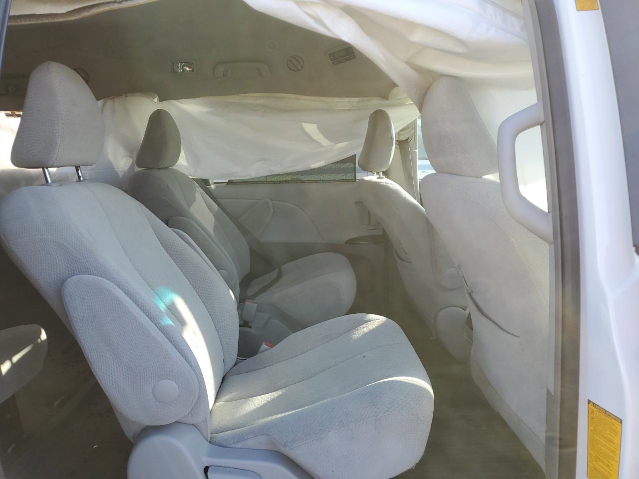2013 Toyota Sienna Le White vin: 5TDJK3DC3DS057493