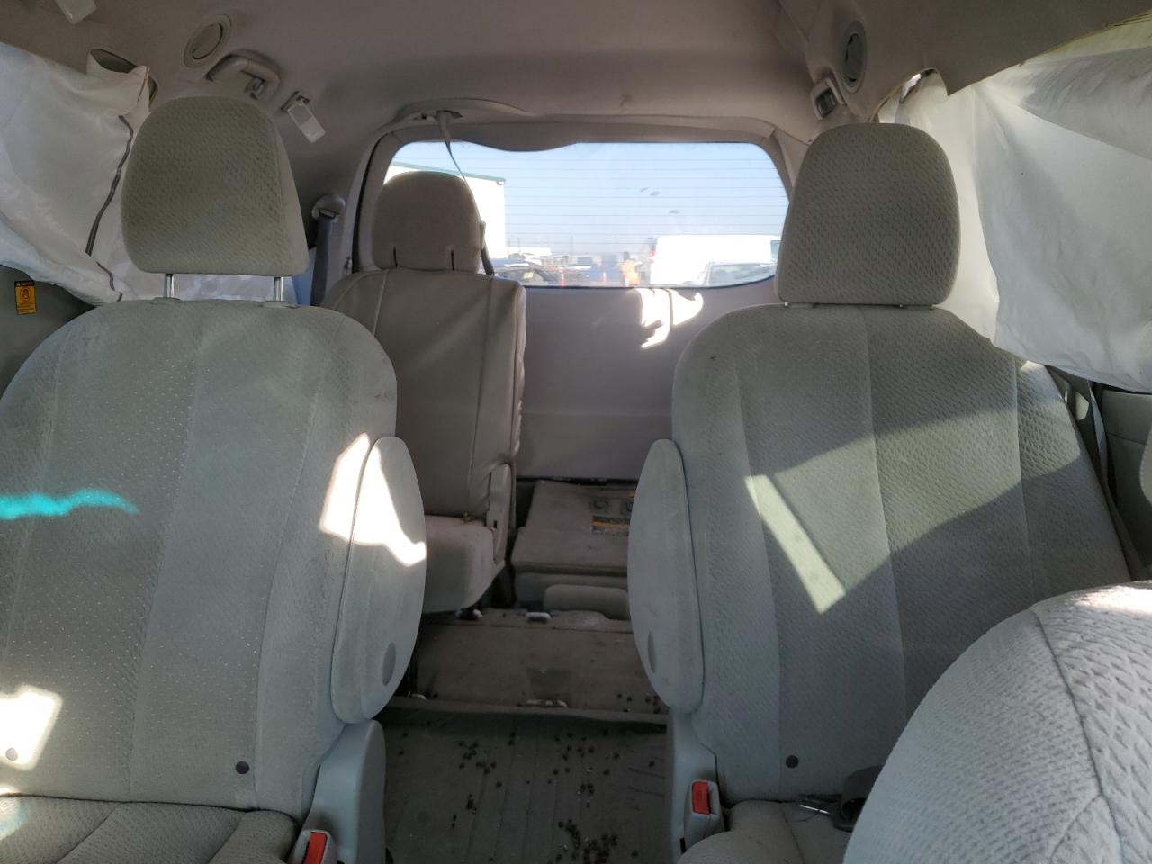 2013 Toyota Sienna Le White vin: 5TDJK3DC3DS057493
