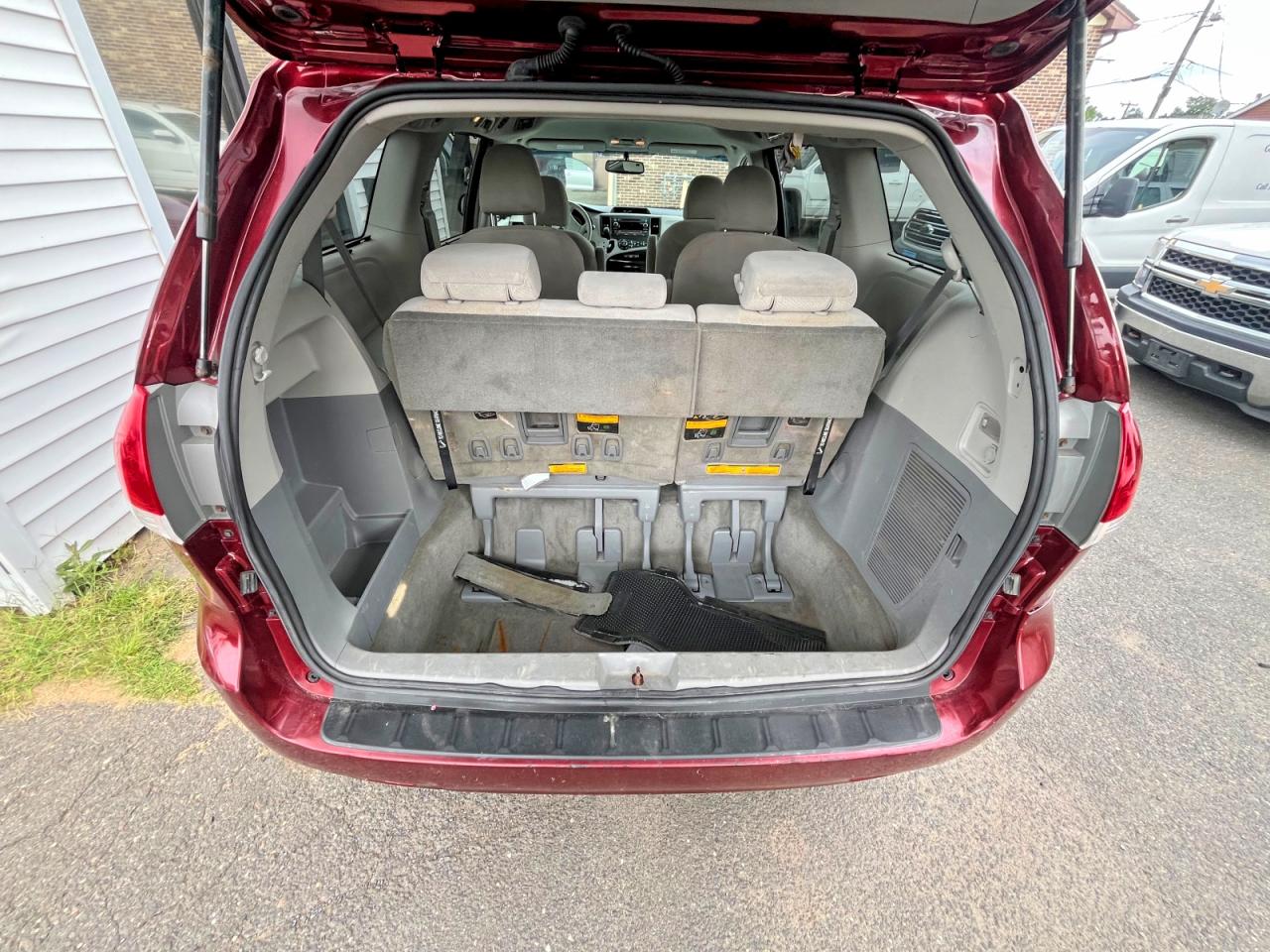 2014 Toyota Sienna Le Red vin: 5TDJK3DC3ES076630
