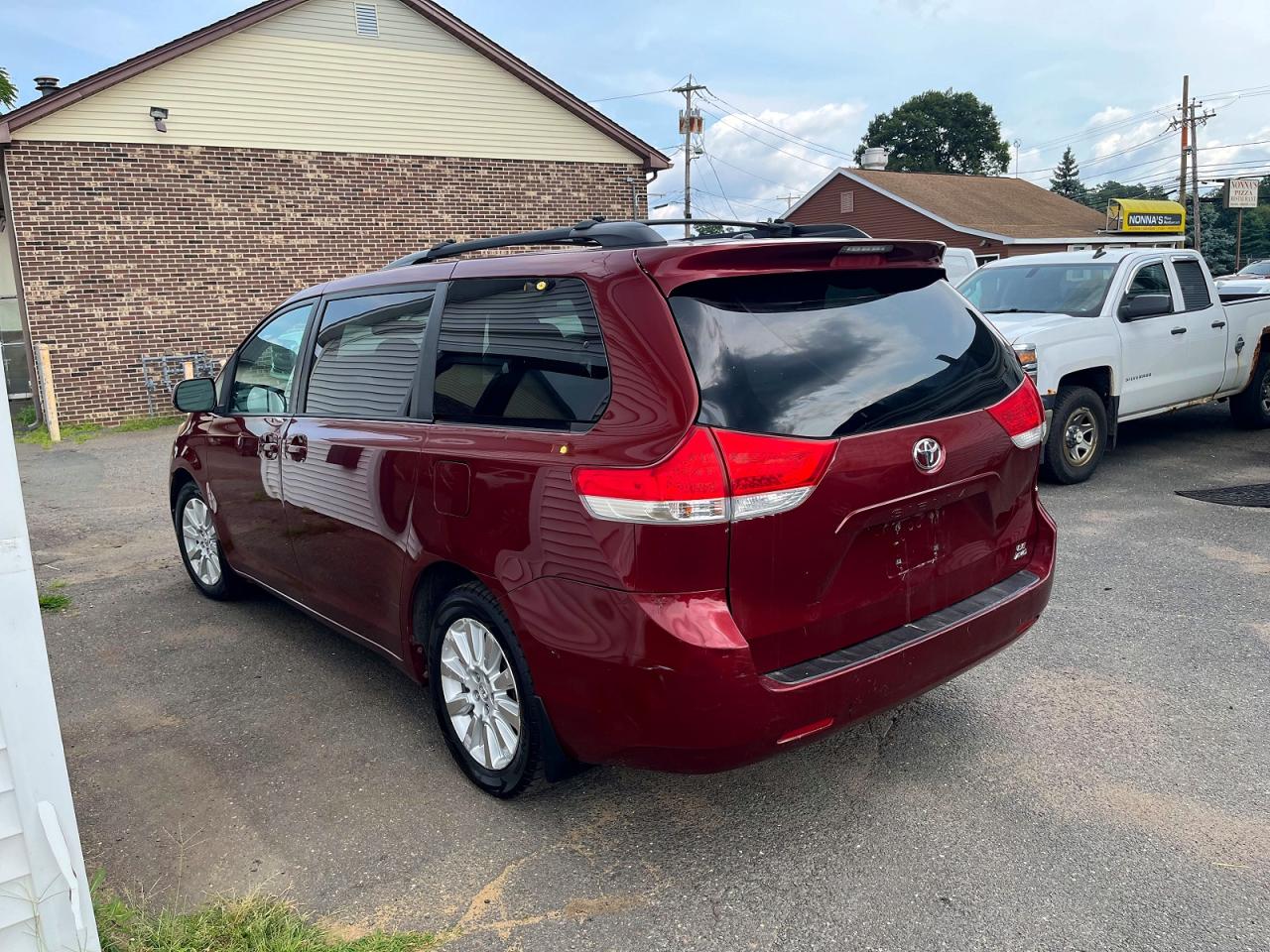 2014 Toyota Sienna Le Red vin: 5TDJK3DC3ES076630