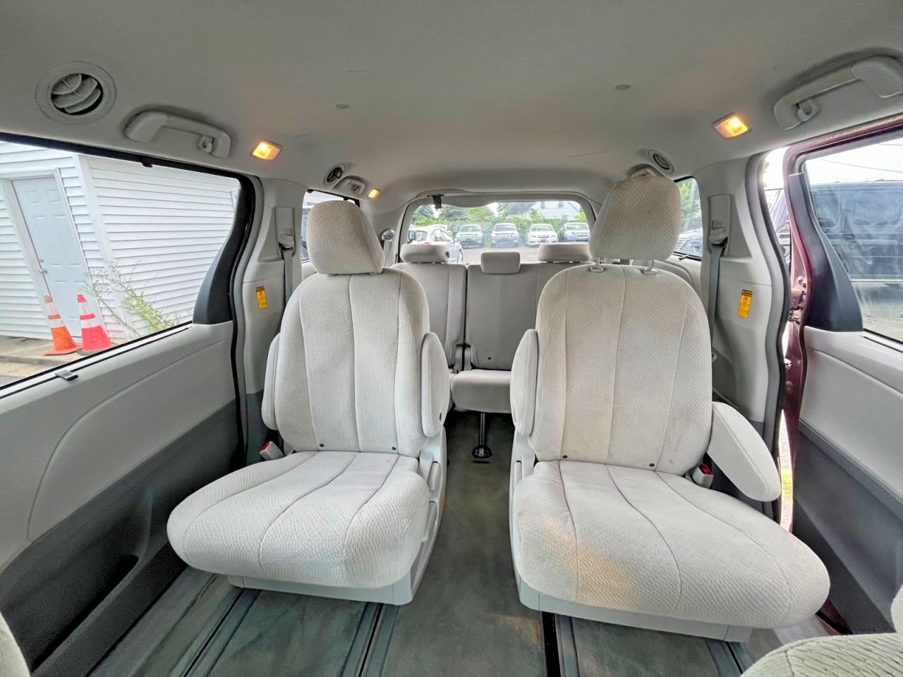 2014 Toyota Sienna Le Red vin: 5TDJK3DC3ES076630