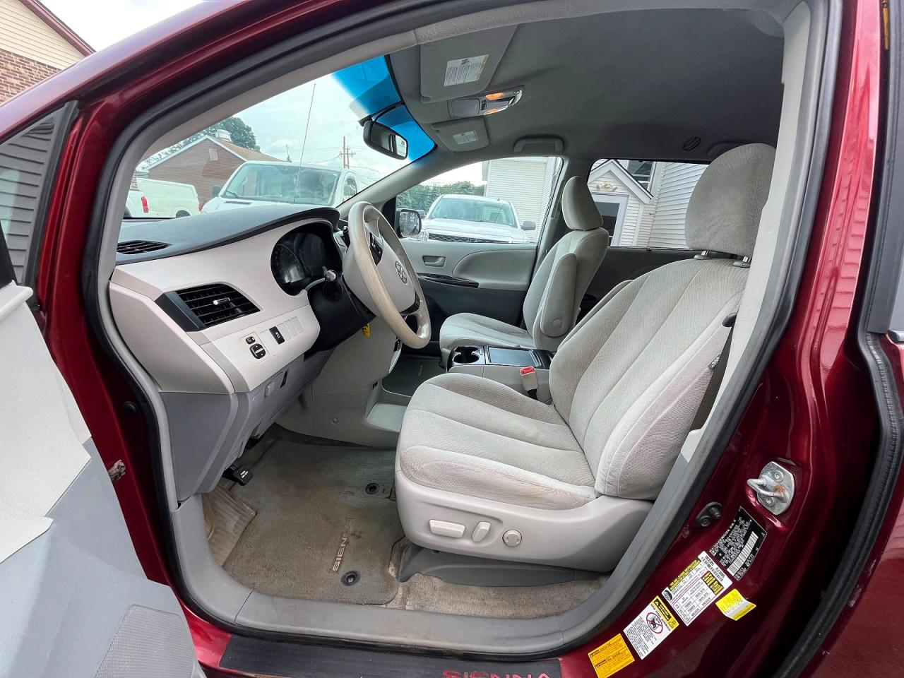 2014 Toyota Sienna Le Red vin: 5TDJK3DC3ES076630