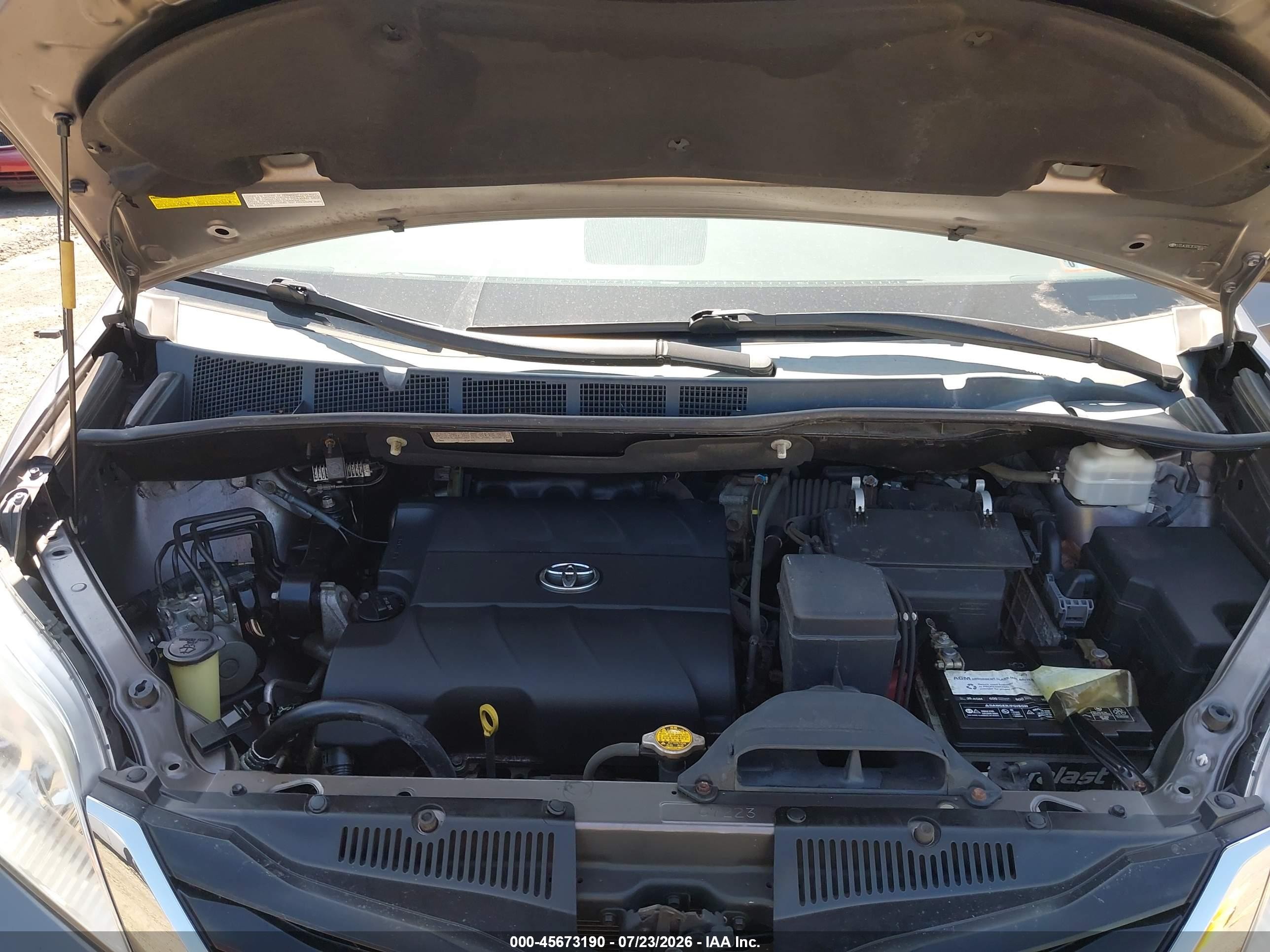 2014 Toyota Sienna Le 7 Passenger Gray vin: 5TDJK3DC3ES090303