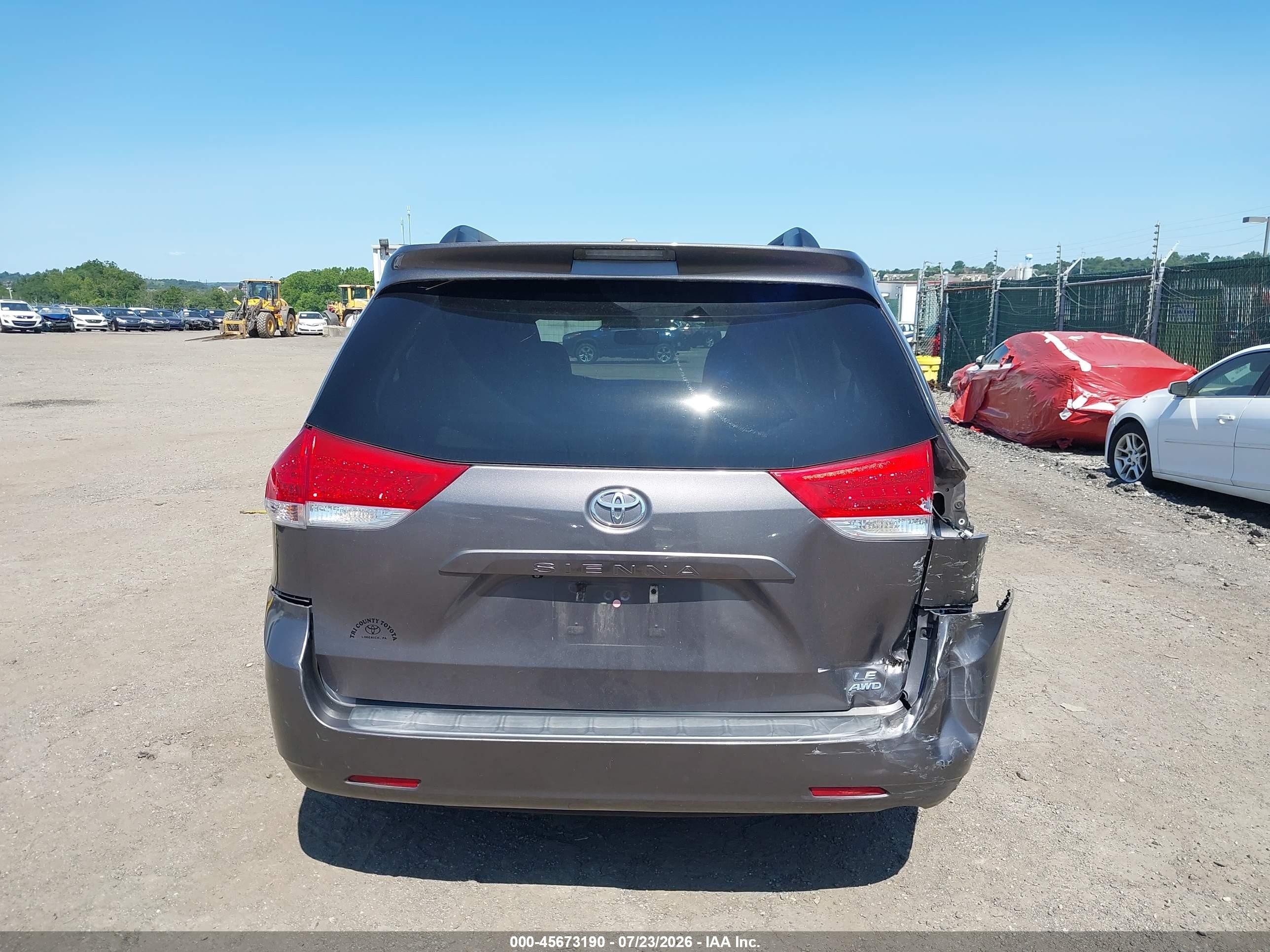 2014 Toyota Sienna Le 7 Passenger Gray vin: 5TDJK3DC3ES090303