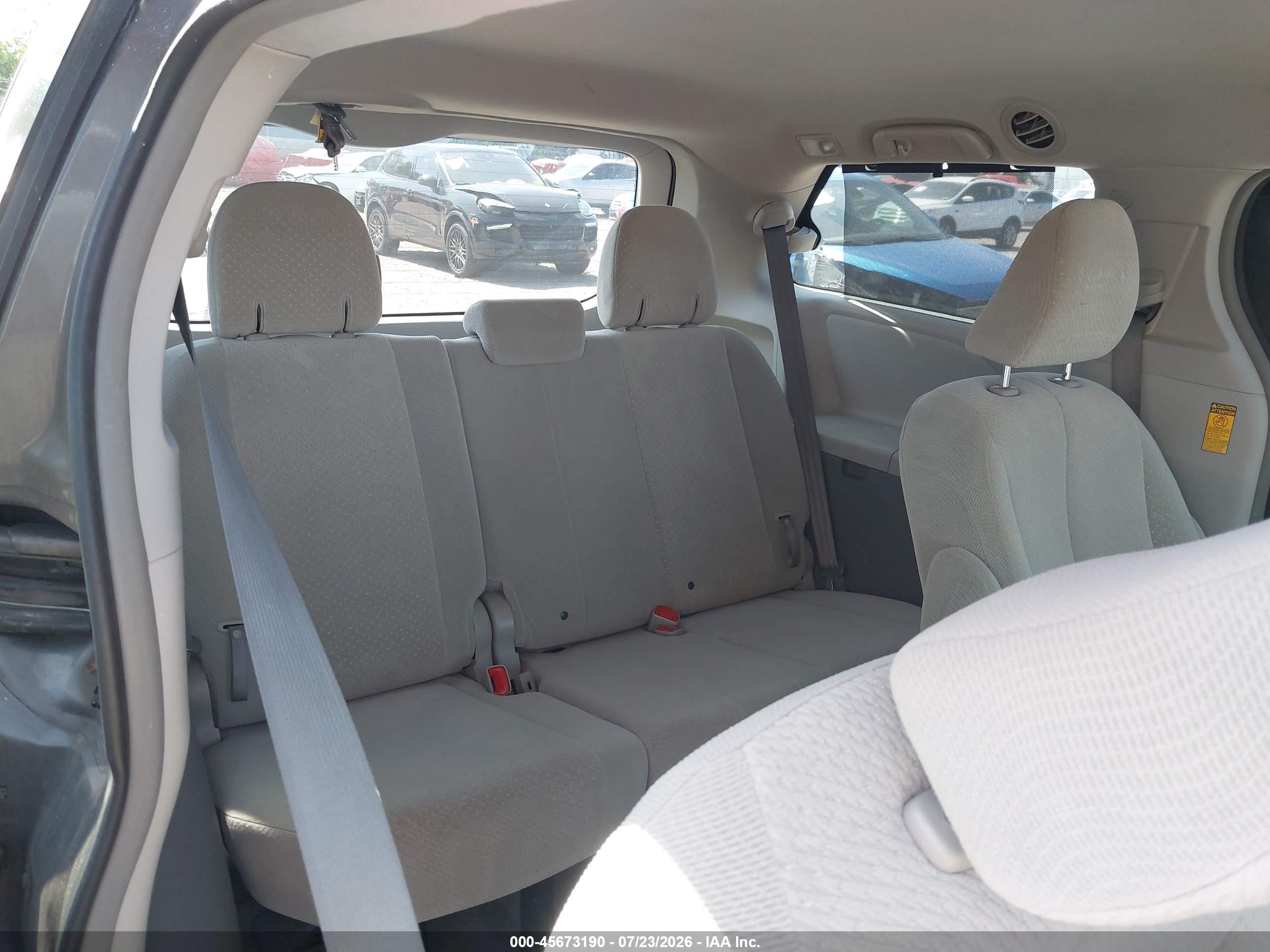 2014 Toyota Sienna Le 7 Passenger Gray vin: 5TDJK3DC3ES090303