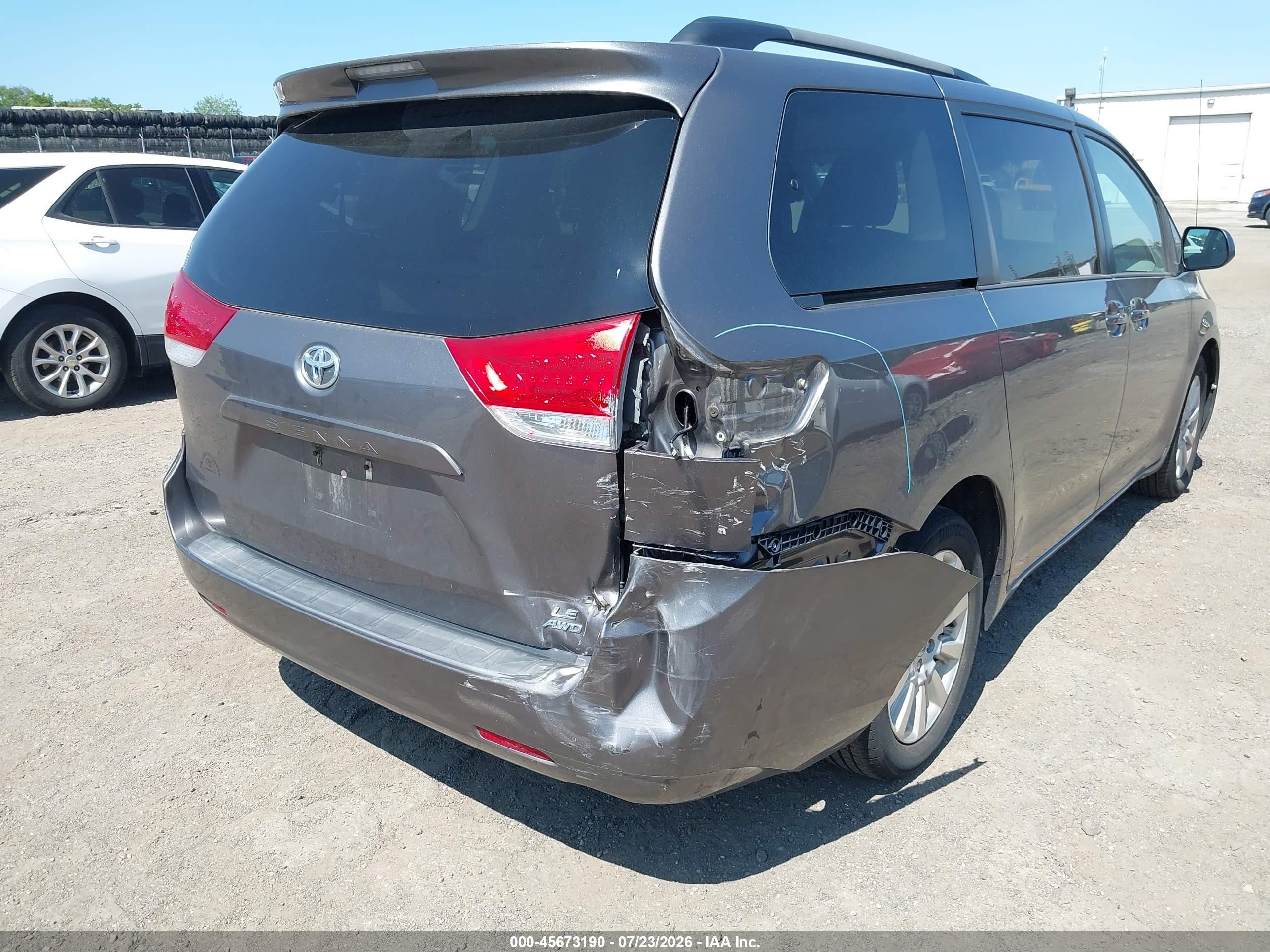 2014 Toyota Sienna Le 7 Passenger Gray vin: 5TDJK3DC3ES090303