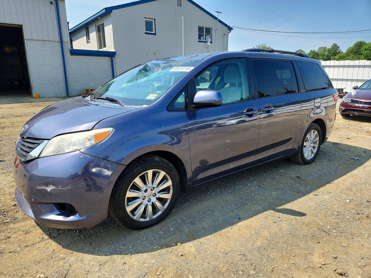 2015 Toyota Sienna Le Синий vin: 5TDJK3DC3FS123298