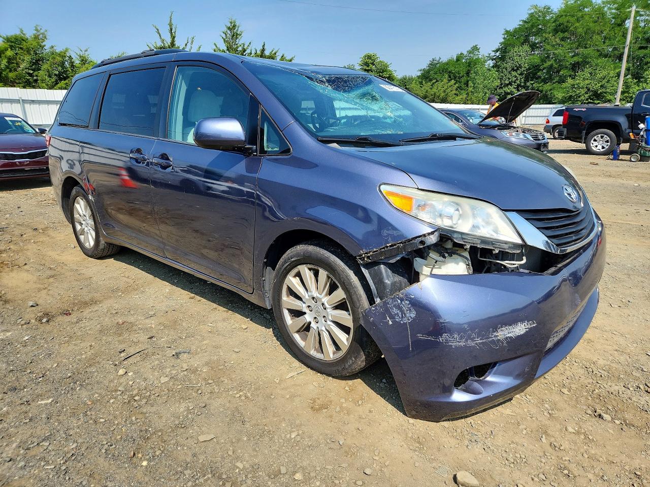 2015 Toyota Sienna Le Blue vin: 5TDJK3DC3FS123298