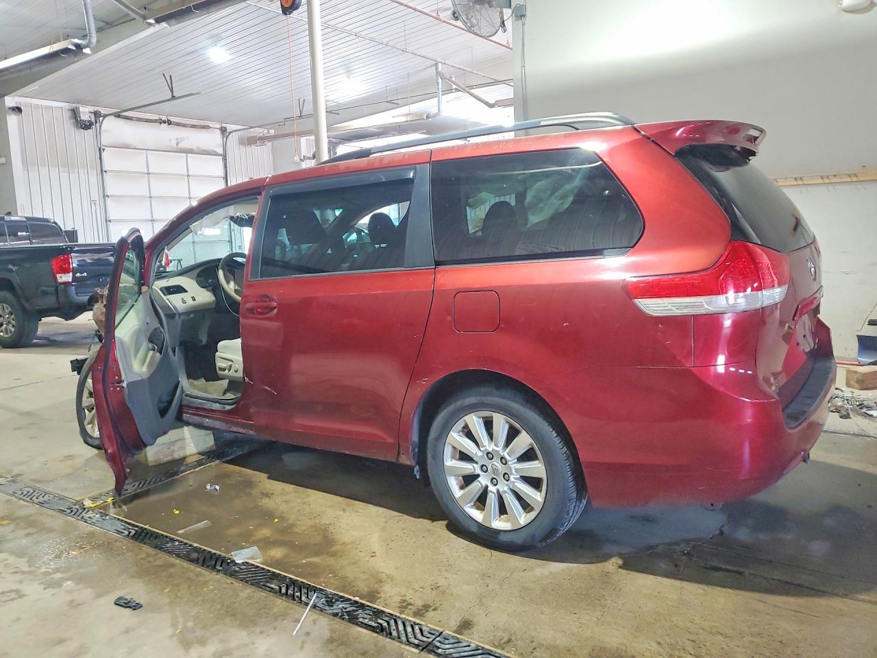 2012 Toyota Sienna Le Burgundy vin: 5TDJK3DC4CS030186