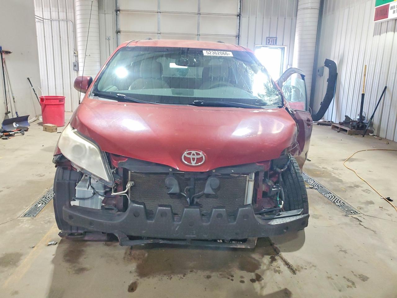 2012 Toyota Sienna Le Burgundy vin: 5TDJK3DC4CS030186