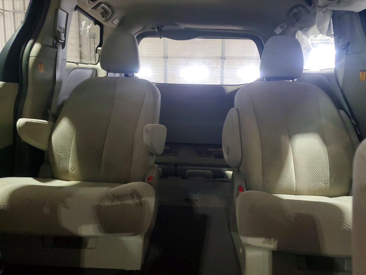 2012 Toyota Sienna Le Burgundy vin: 5TDJK3DC4CS030186