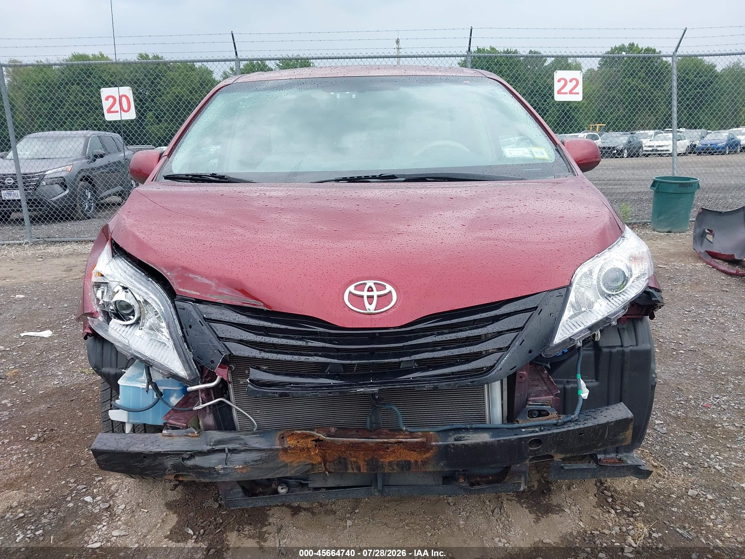 2012 Toyota Sienna Le 7 Passenger Red vin: 5TDJK3DC4CS033671