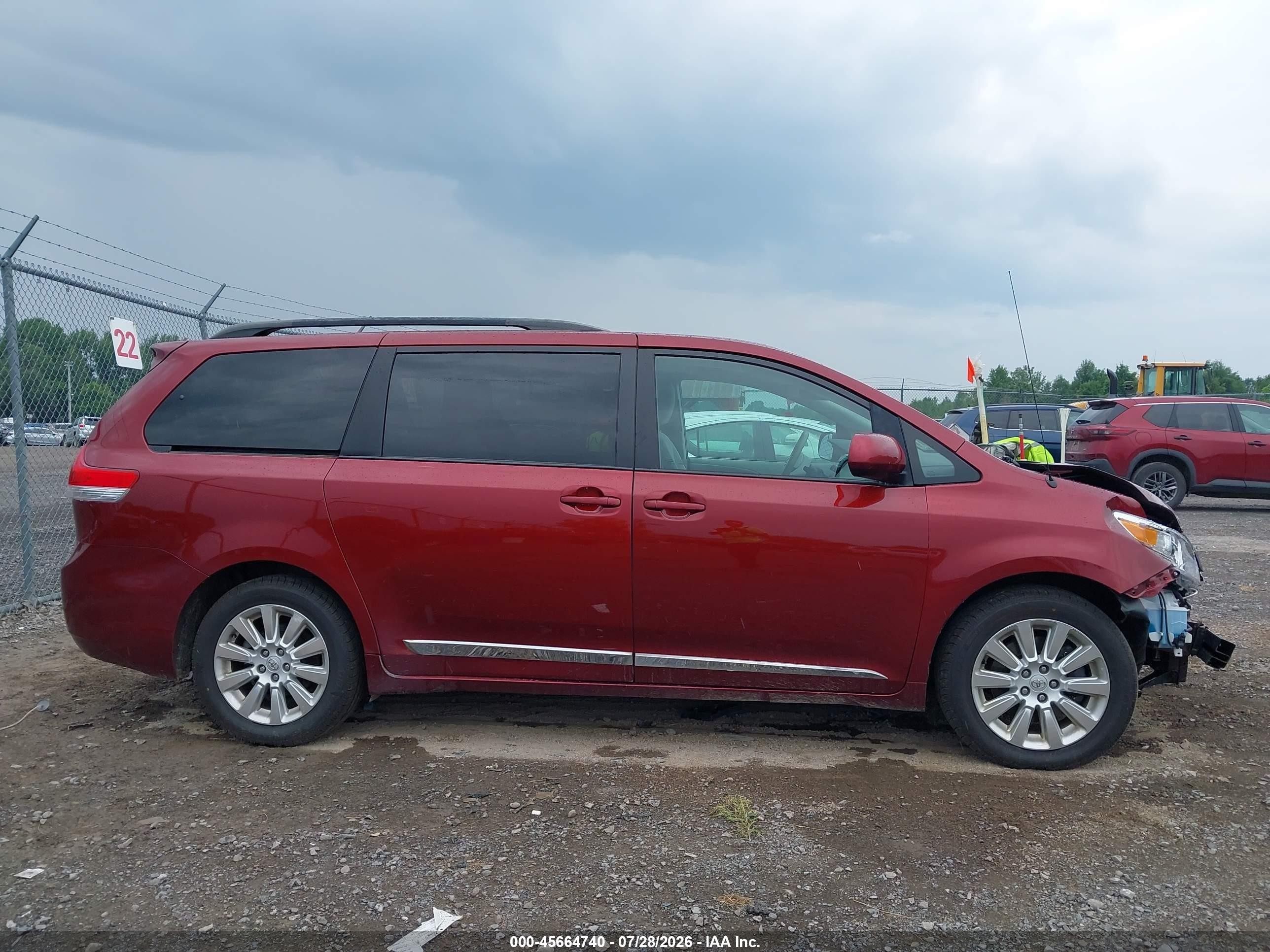 2012 Toyota Sienna Le 7 Passenger Red vin: 5TDJK3DC4CS033671