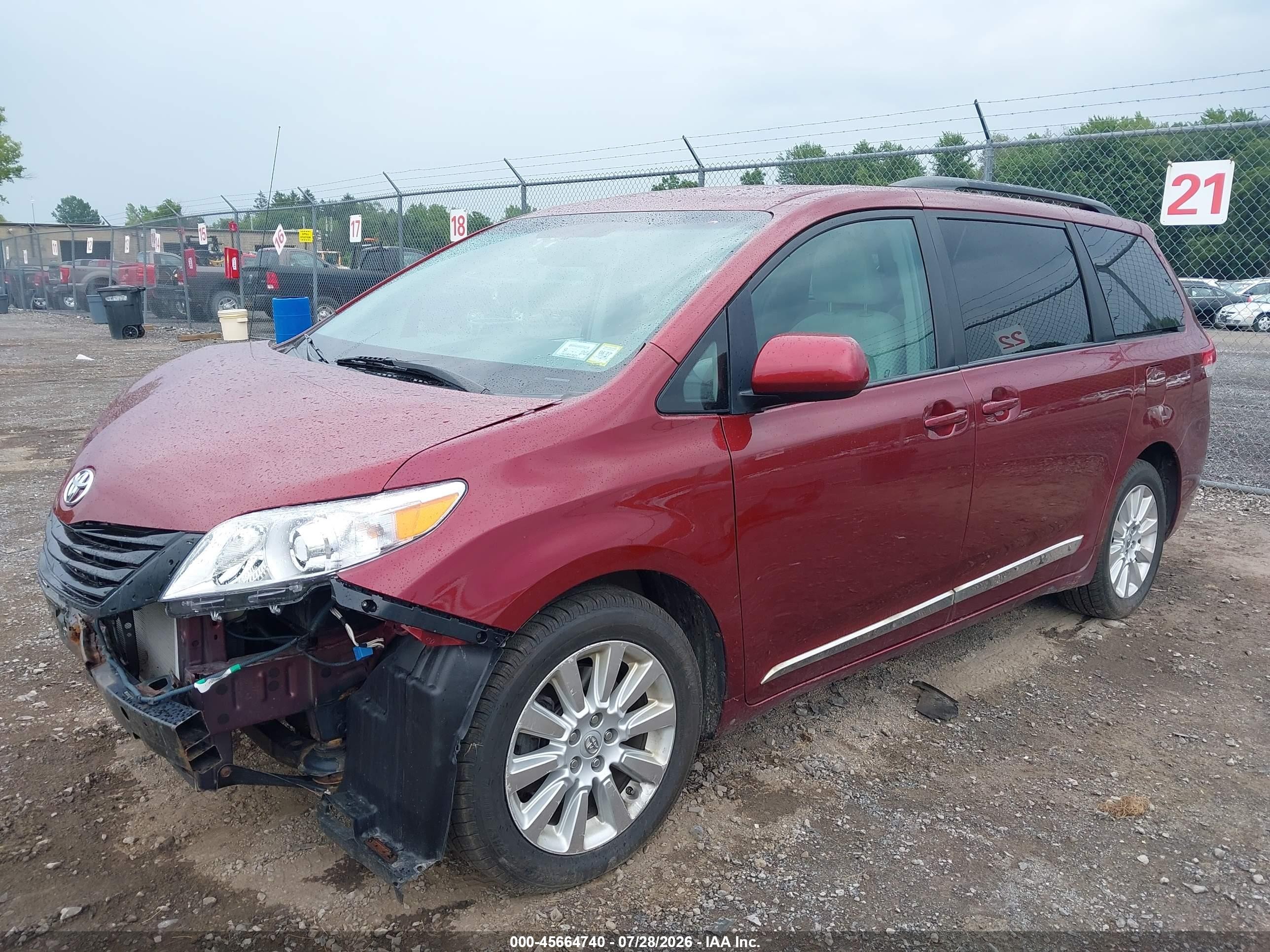 2012 Toyota Sienna Le 7 Passenger Red vin: 5TDJK3DC4CS033671