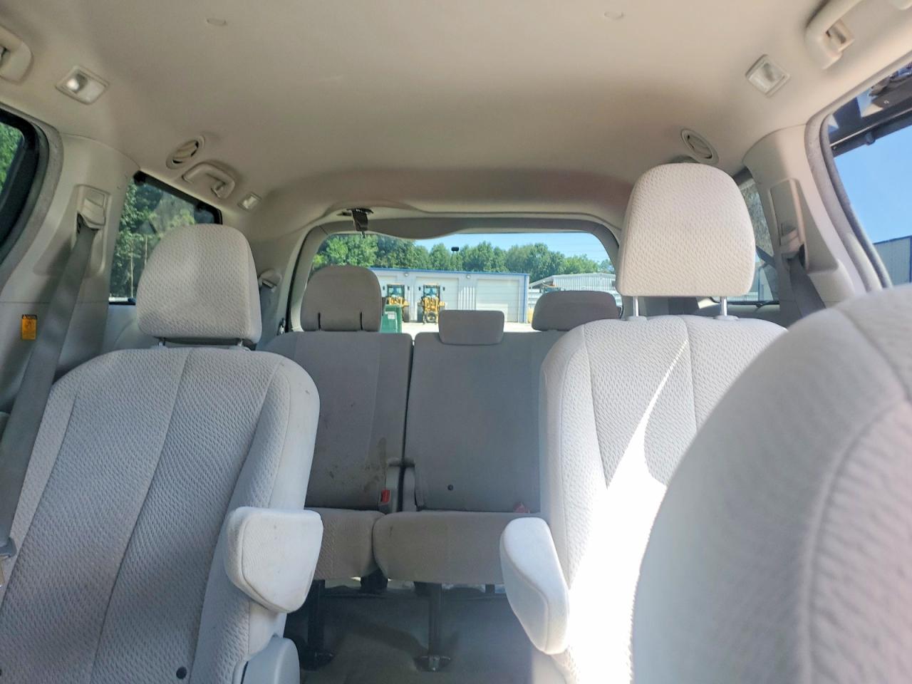 2012 Toyota Sienna Le Gray vin: 5TDJK3DC4CS044766