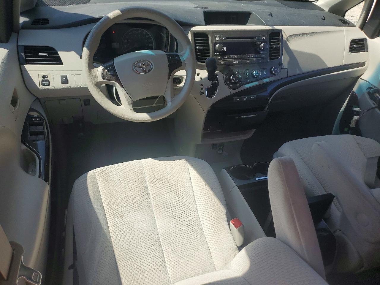 2012 Toyota Sienna Le Gray vin: 5TDJK3DC4CS044766